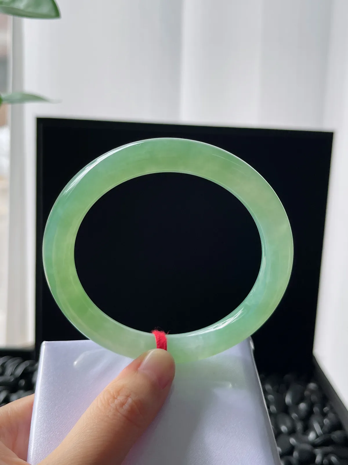 圆镯60圈口，翡翠冰糯种绿色手镯