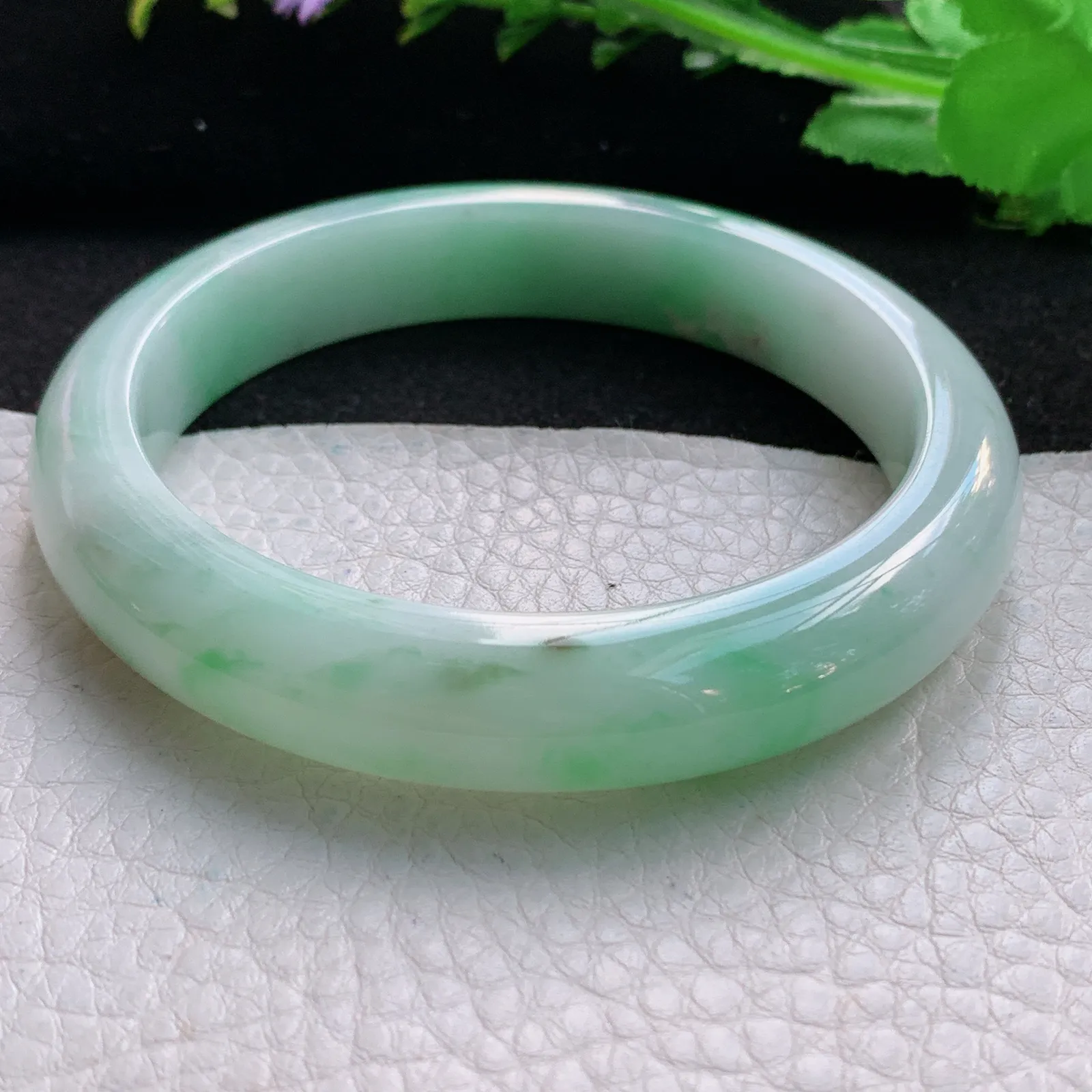 xc大圈口61*12.6*8.8平安镯 缅甸翡翠a货精美辣绿宽边玉手镯 玉手环