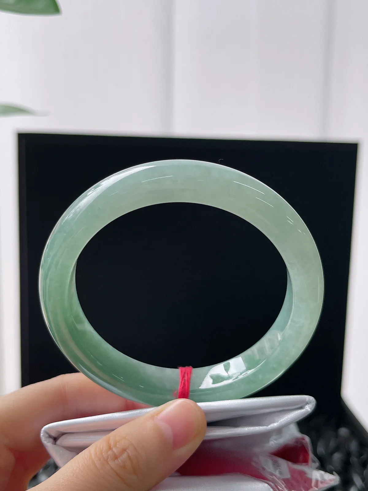 正圈58.3圈口，翡翠冰糯种绿色手镯