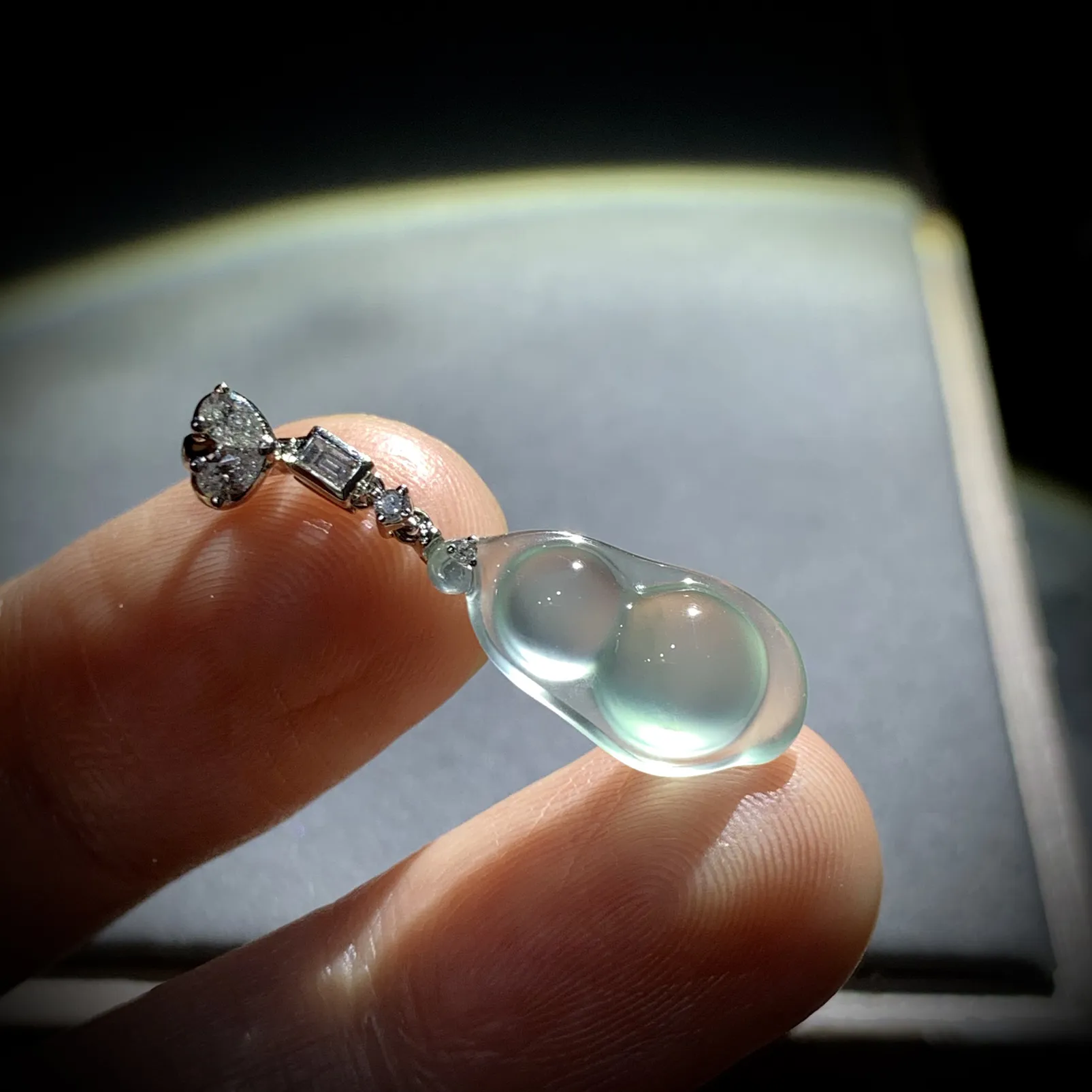 高品质豆子，29.5-裸石15-8.5-4mm，
18K金，南非钻，