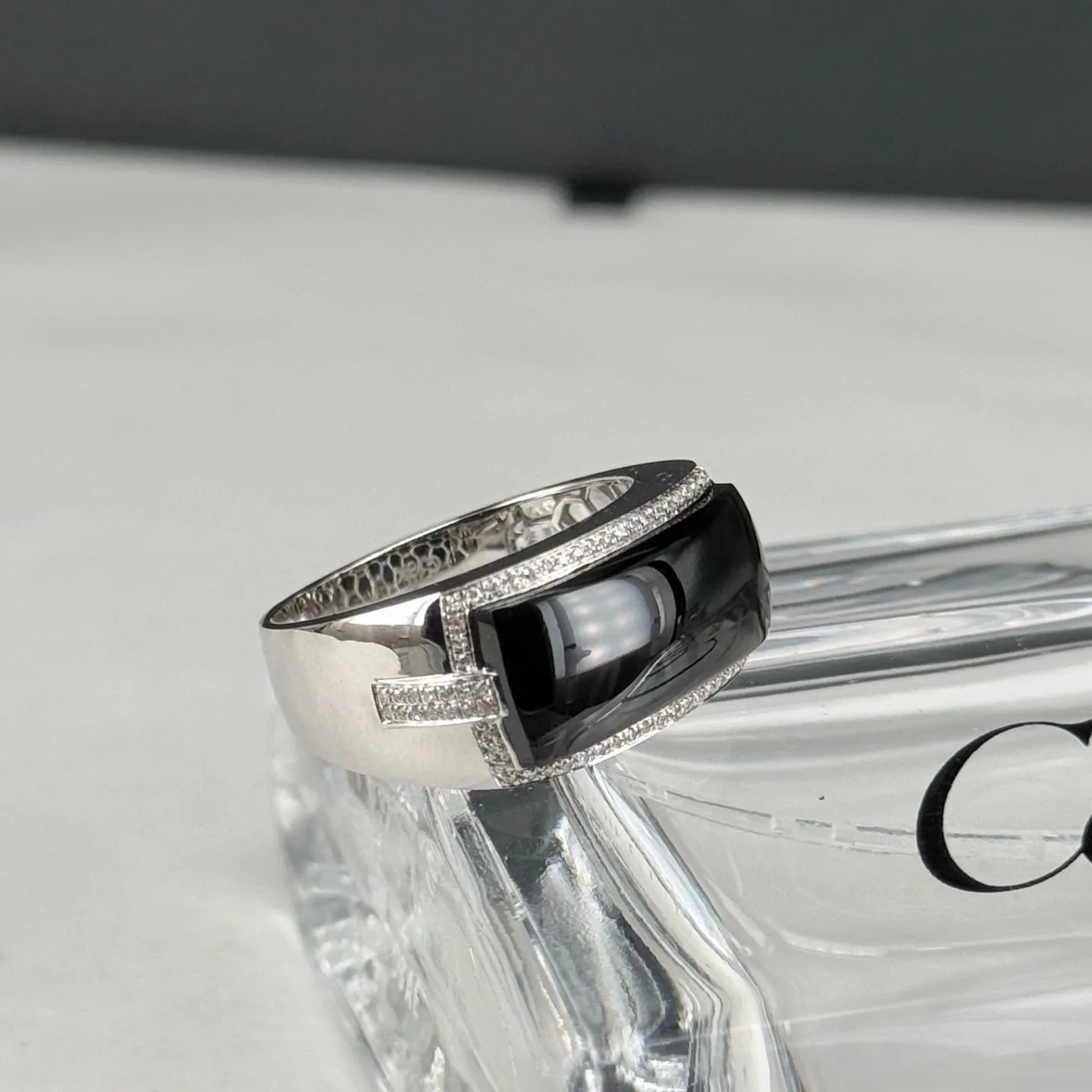 精品豪镶墨翠马鞍男戒 种好色正 黑度极好 打灯通透 油性十足  尺寸18.6