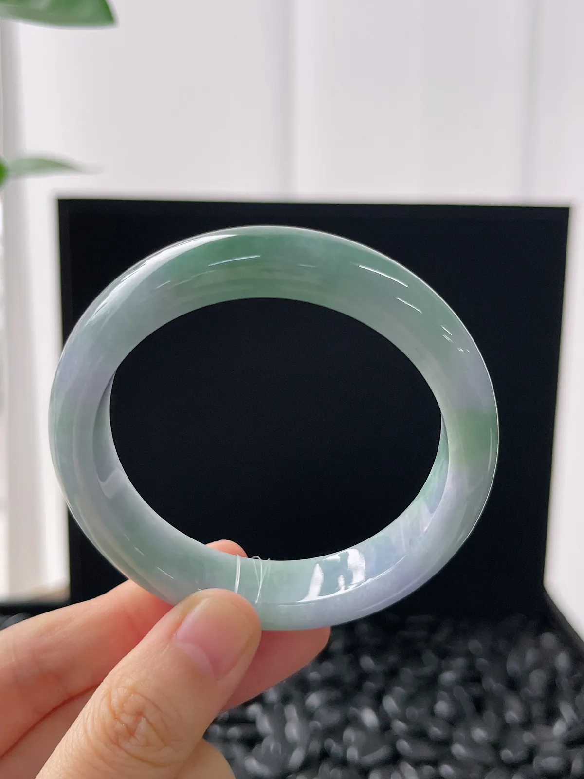 正圈52.8圈口，翡翠糯化种春带彩手镯