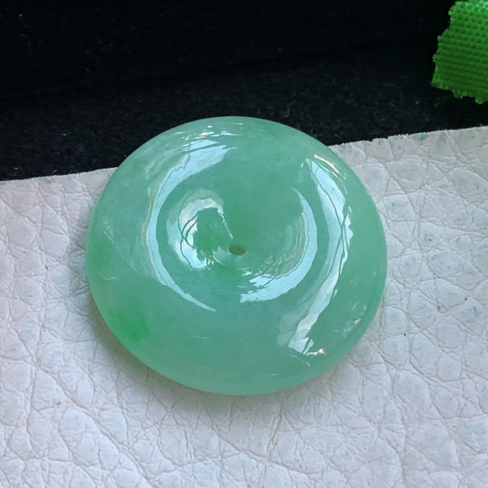 ajj实拍29*6.8缅甸翡翠a货冰绿平安扣 玉扣玉吊坠 玉挂件