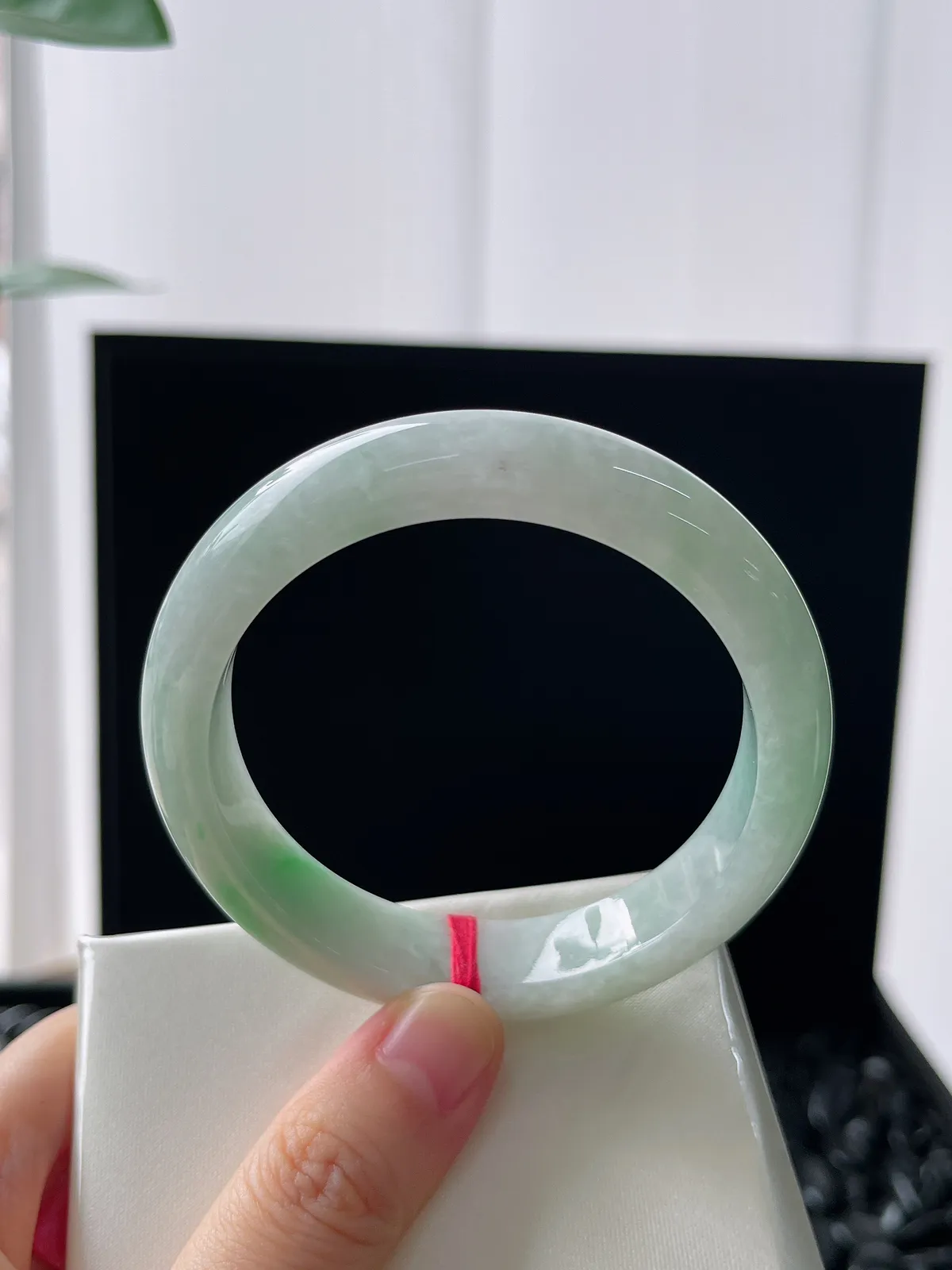 正圈55.2圈口，翡翠糯化种飘绿手镯