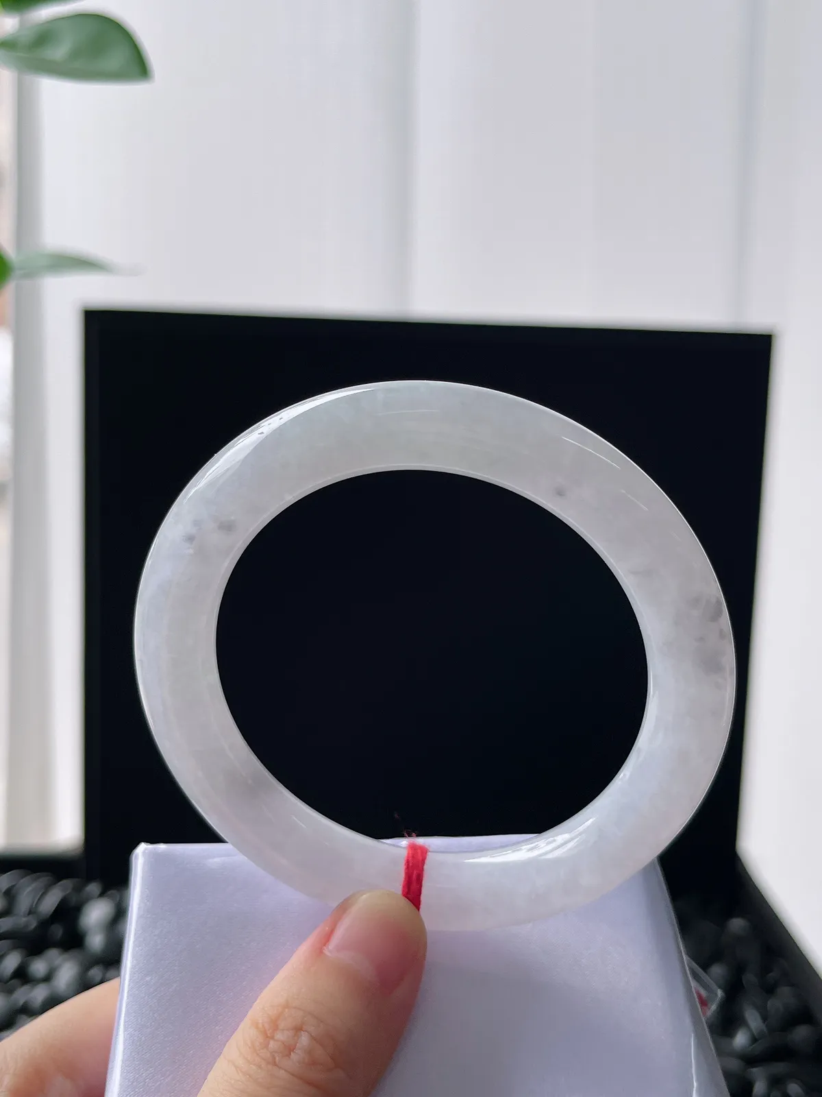 圆镯56圈口，翡翠冰糯种淡紫色手镯