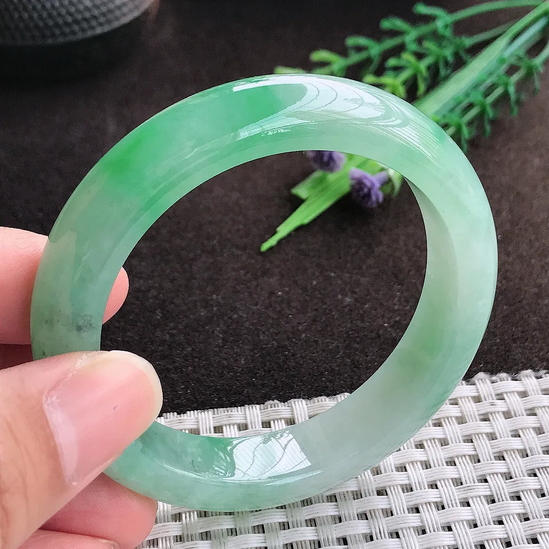 天然a货翡翠53/12.5/8.3老坑冰胶果冻飘阳绿手镯宽边翡翠玉手镯