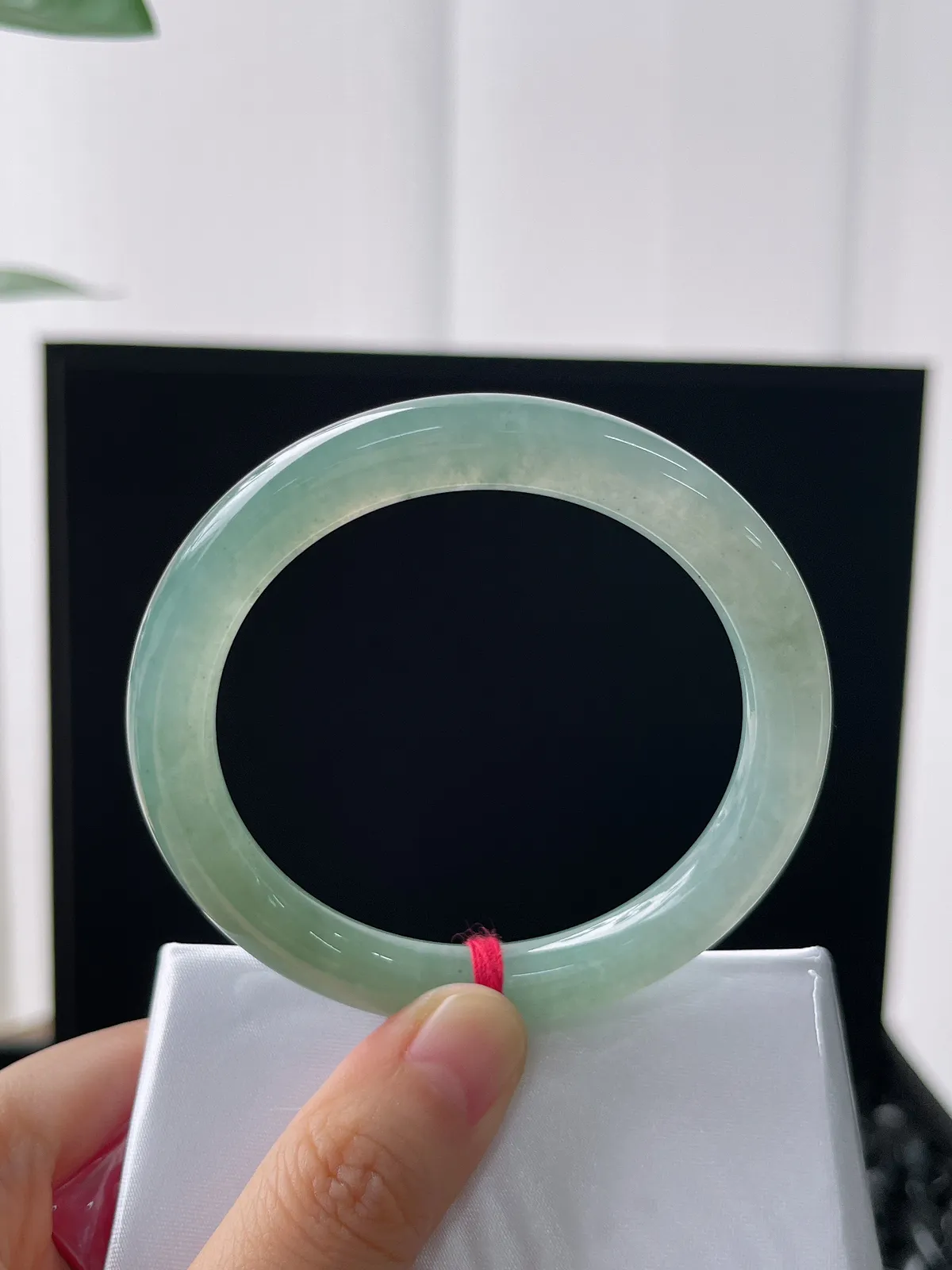 圆镯53圈口，翡翠冰糯种绿色手镯