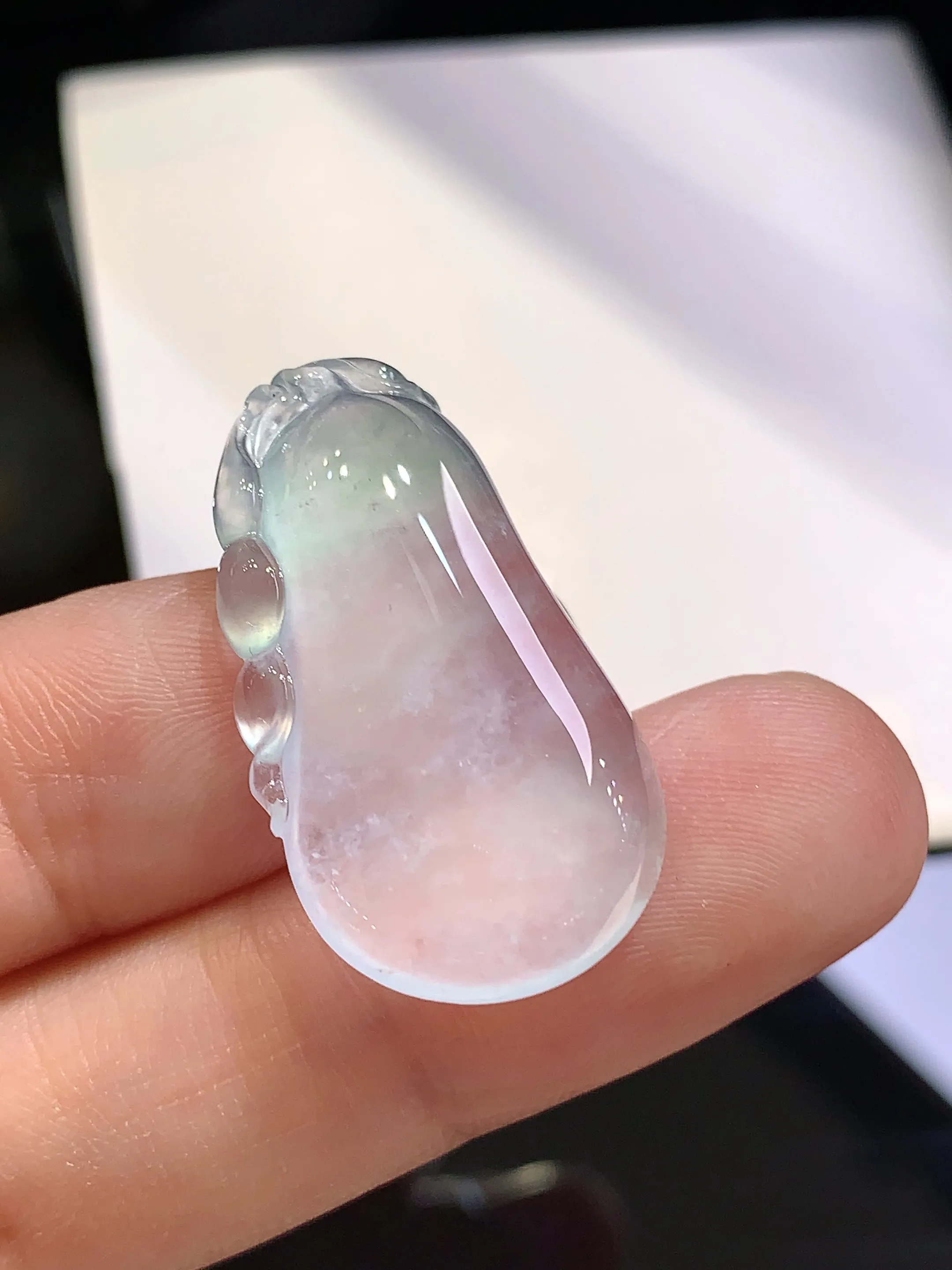 玻璃种福瓜吊坠 玉质细腻 色泽清新艳丽 整体尺寸28.6*15.5*5.3