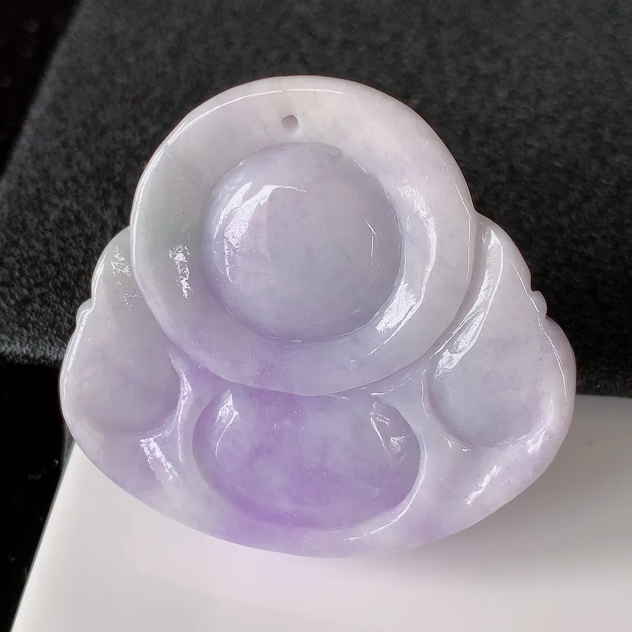 自然光实拍，大件厚装紫罗兰翡翠佛公吊坠，玉笑佛，饱满，开脸喜庆，配戴优雅迷人！#46.10