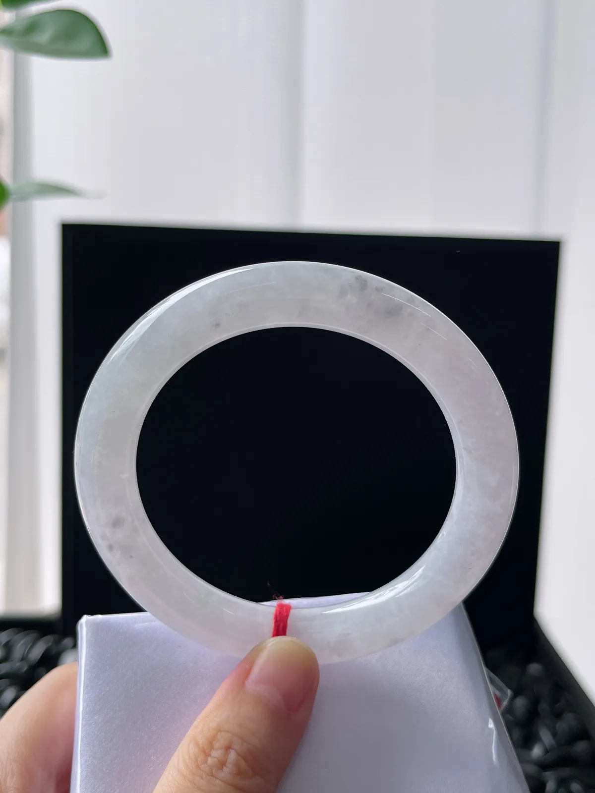 圆镯56圈口，翡翠冰糯种淡紫色手镯