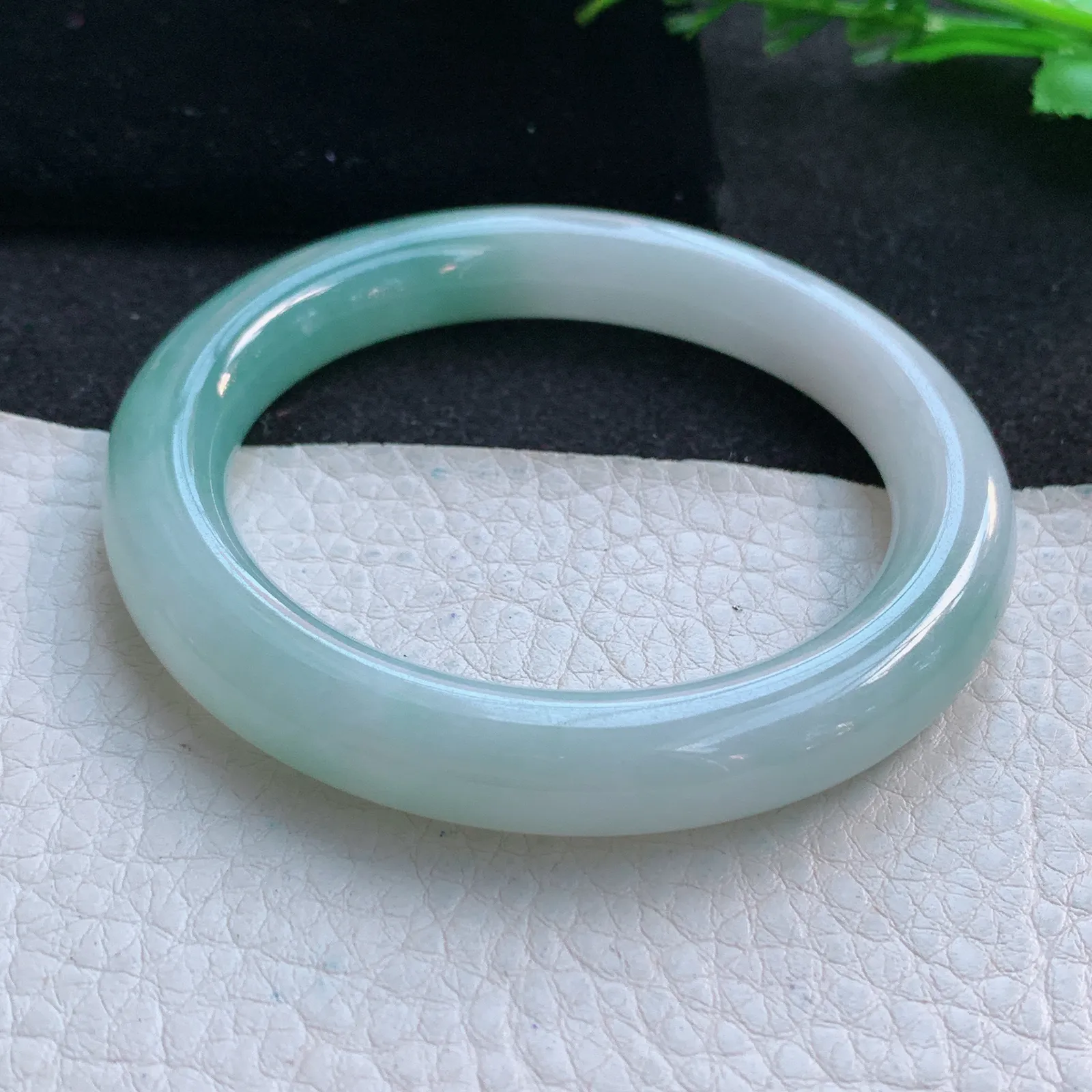 ss自然光53*9.6*9.3美人镯 缅甸翡翠a货蓝韵圆条玉手镯 玉手环