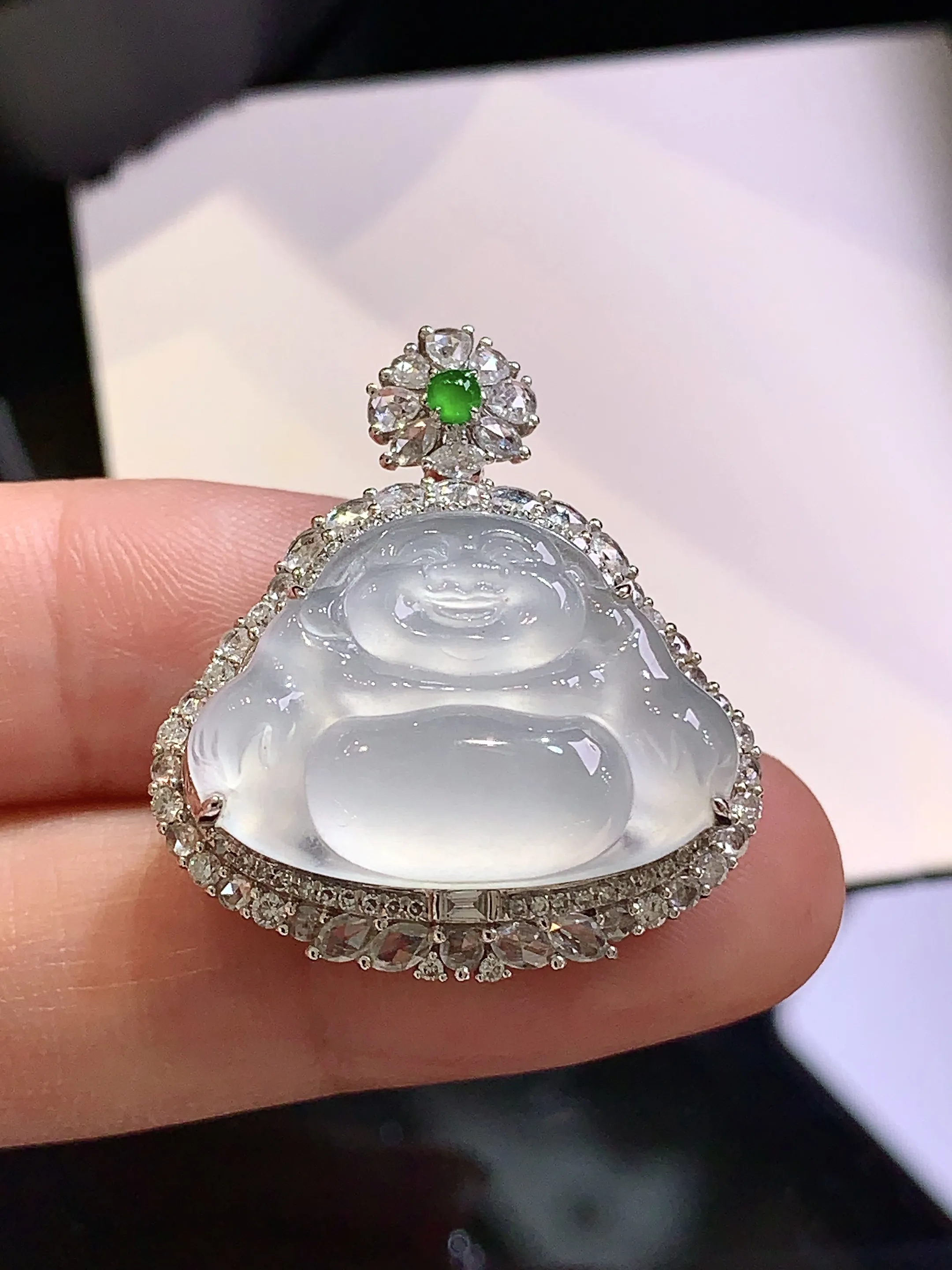 18k金钻镶嵌冰种佛公吊坠 玉质细腻 色泽清新艳丽 整体尺寸28.3*25.5*12