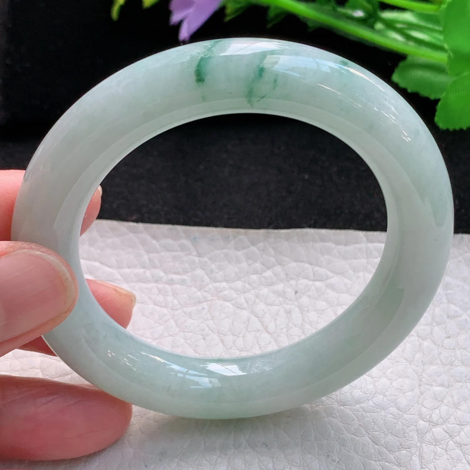 js小圈口52*11.2*10.6美人镯 缅甸翡翠a货精美飘花圆条玉手镯 玉手环