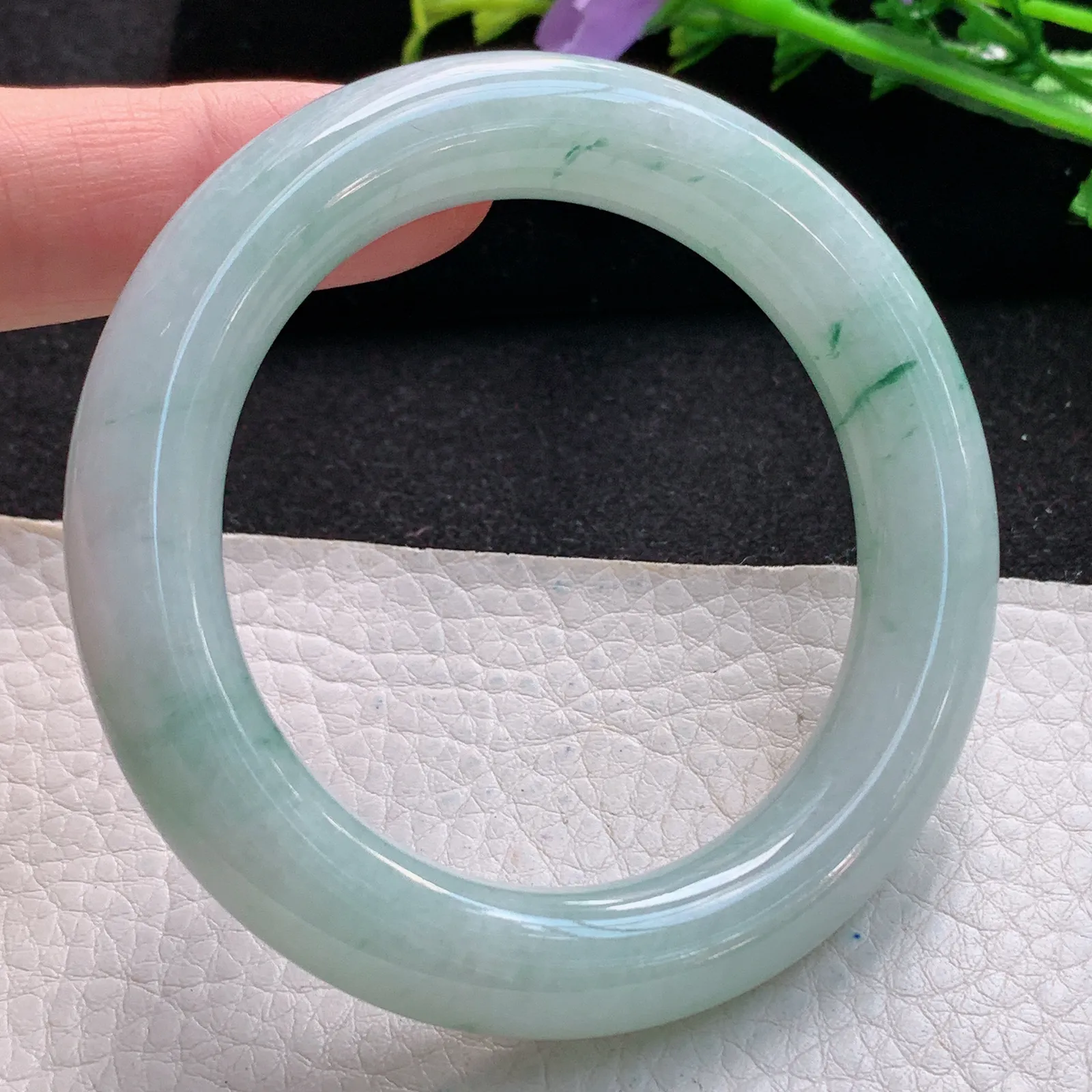 js小圈口52*11.2*10.6美人镯 缅甸翡翠a货精美飘花圆条玉手镯 玉手环