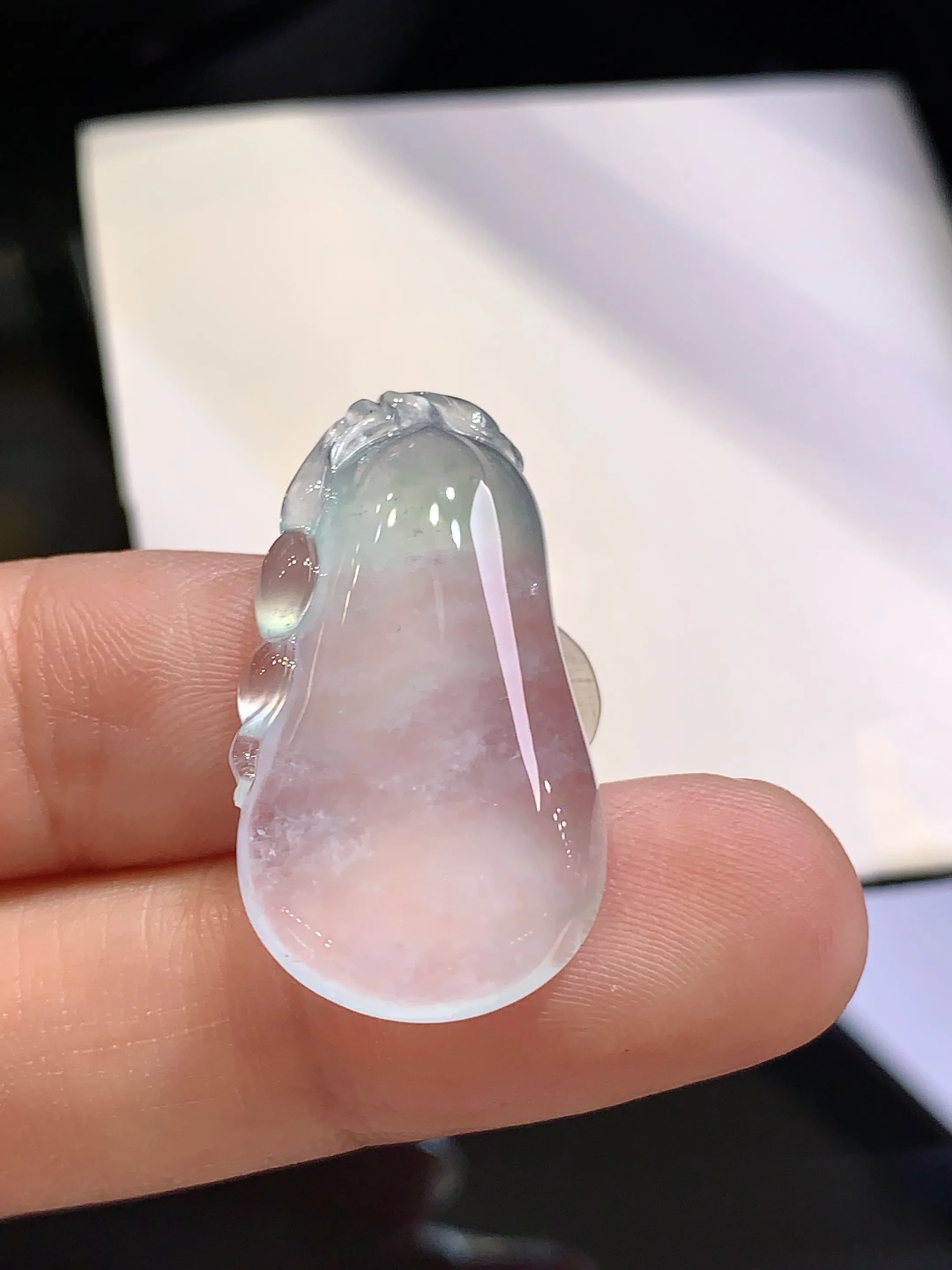 玻璃种福瓜吊坠 玉质细腻 色泽清新艳丽 整体尺寸28.6*15.5*5.3