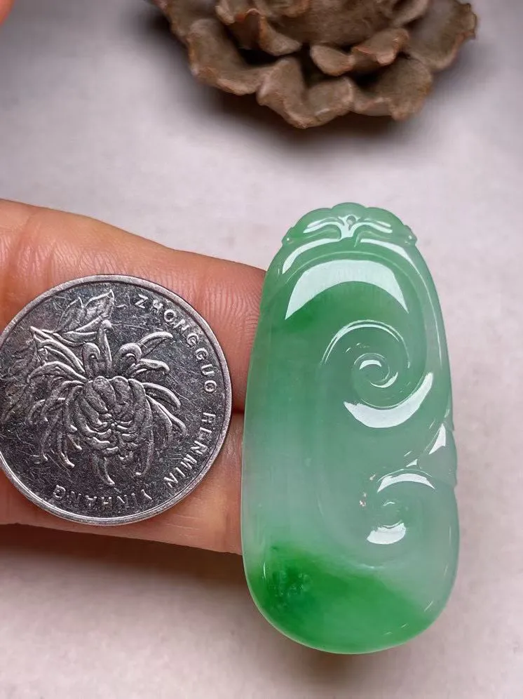 冰糯种飘绿【如意】吊坠，种水好，玉质细腻 ，卖相好.