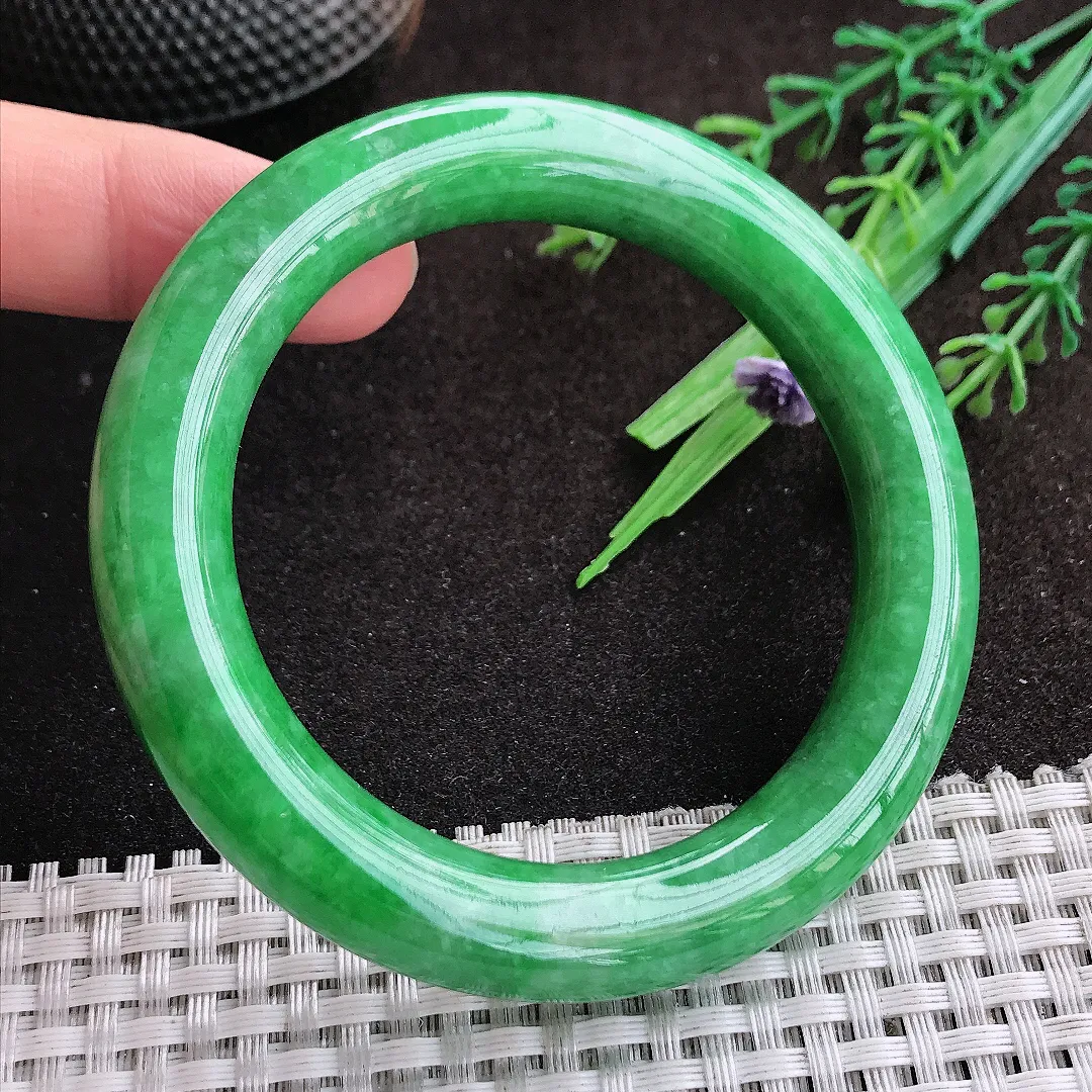 天然a货翡翠54.8/10.9/10.6老坑精美满绿辣阳绿圆条手镯翡翠玉手镯