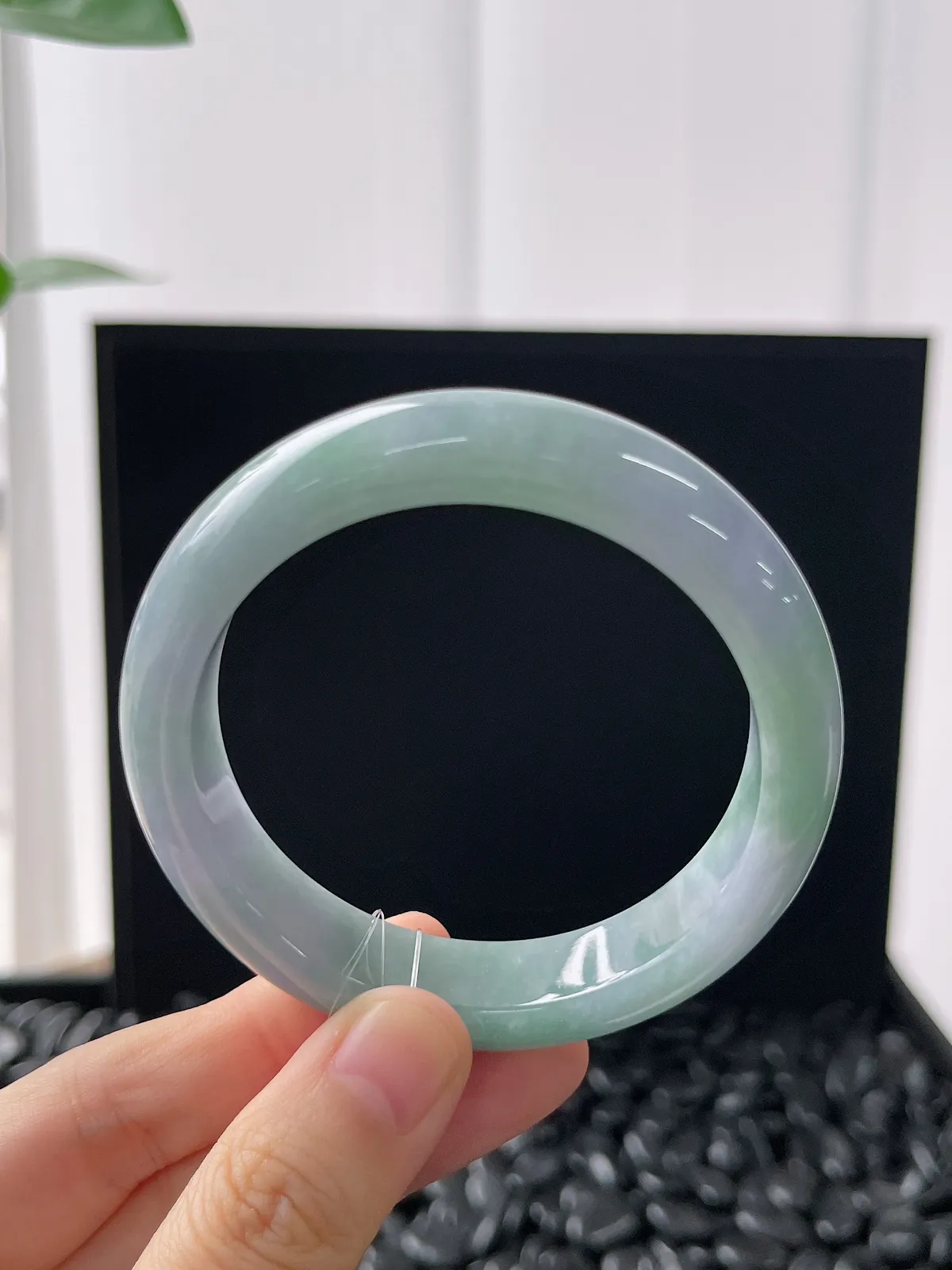 正圈52.8圈口，翡翠糯化种春带彩手镯