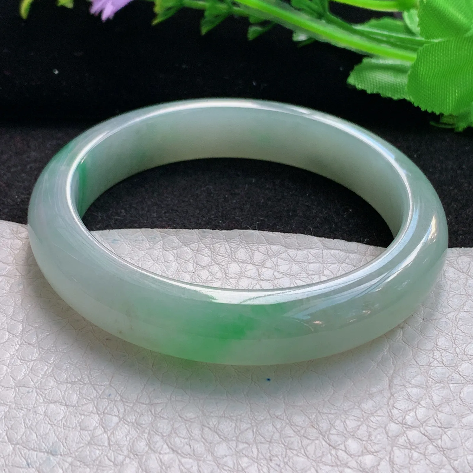 hf自然光55.5*11.5*8.2平安镯 缅甸翡翠a货精美飘绿秀气宽边玉手镯 玉手环