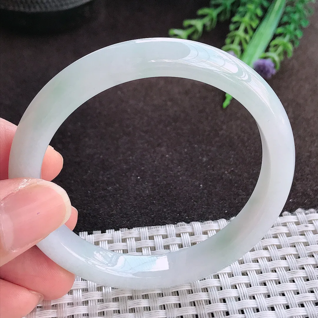 天然a货翡翠56.5/9.8/7.7老坑秀气冰润手镯宽边翡翠玉手镯