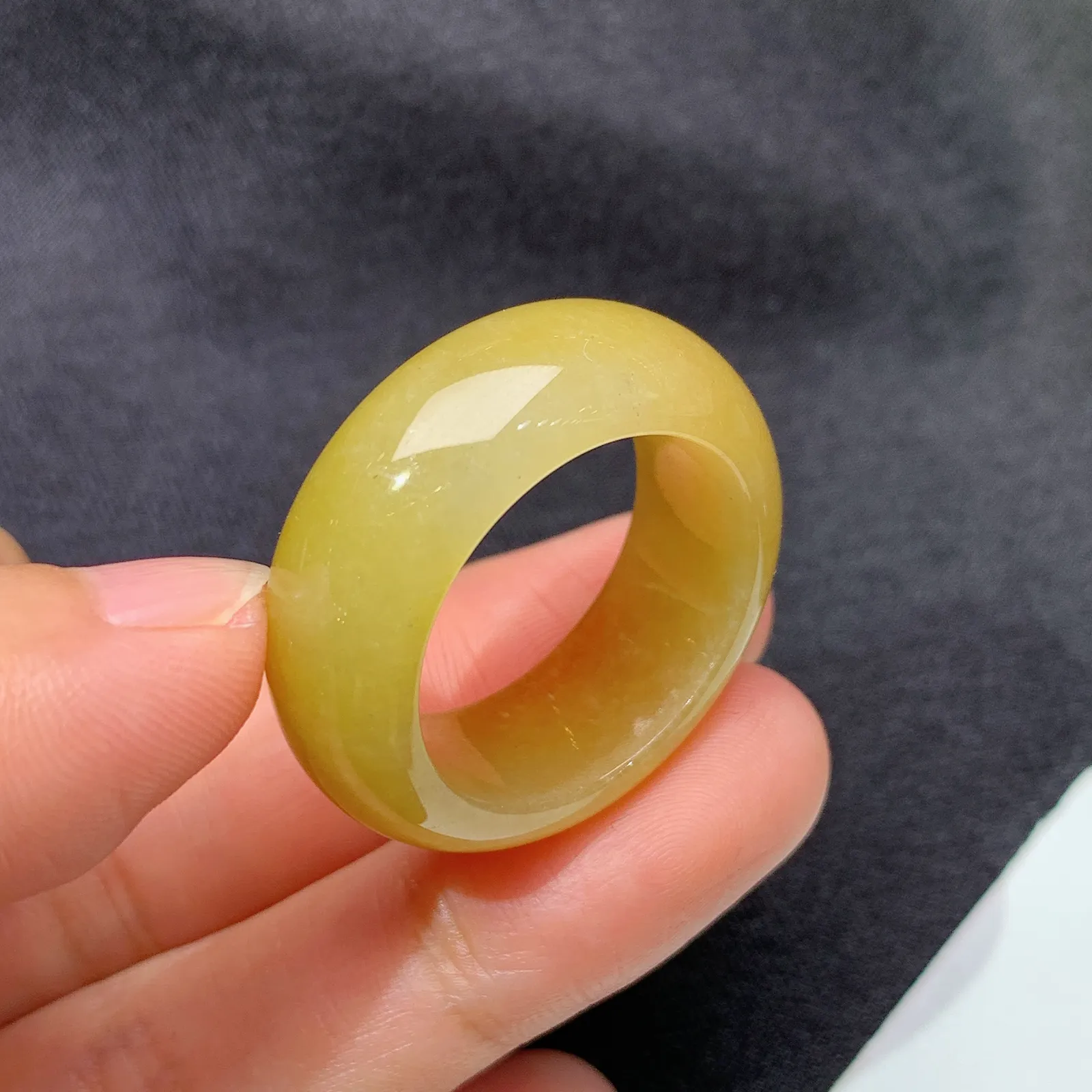 冰黄翡戒圈，指环，冰润鲜艳，玉质细腻，种水足 Xq 圈口25 尺寸9.9*4.9