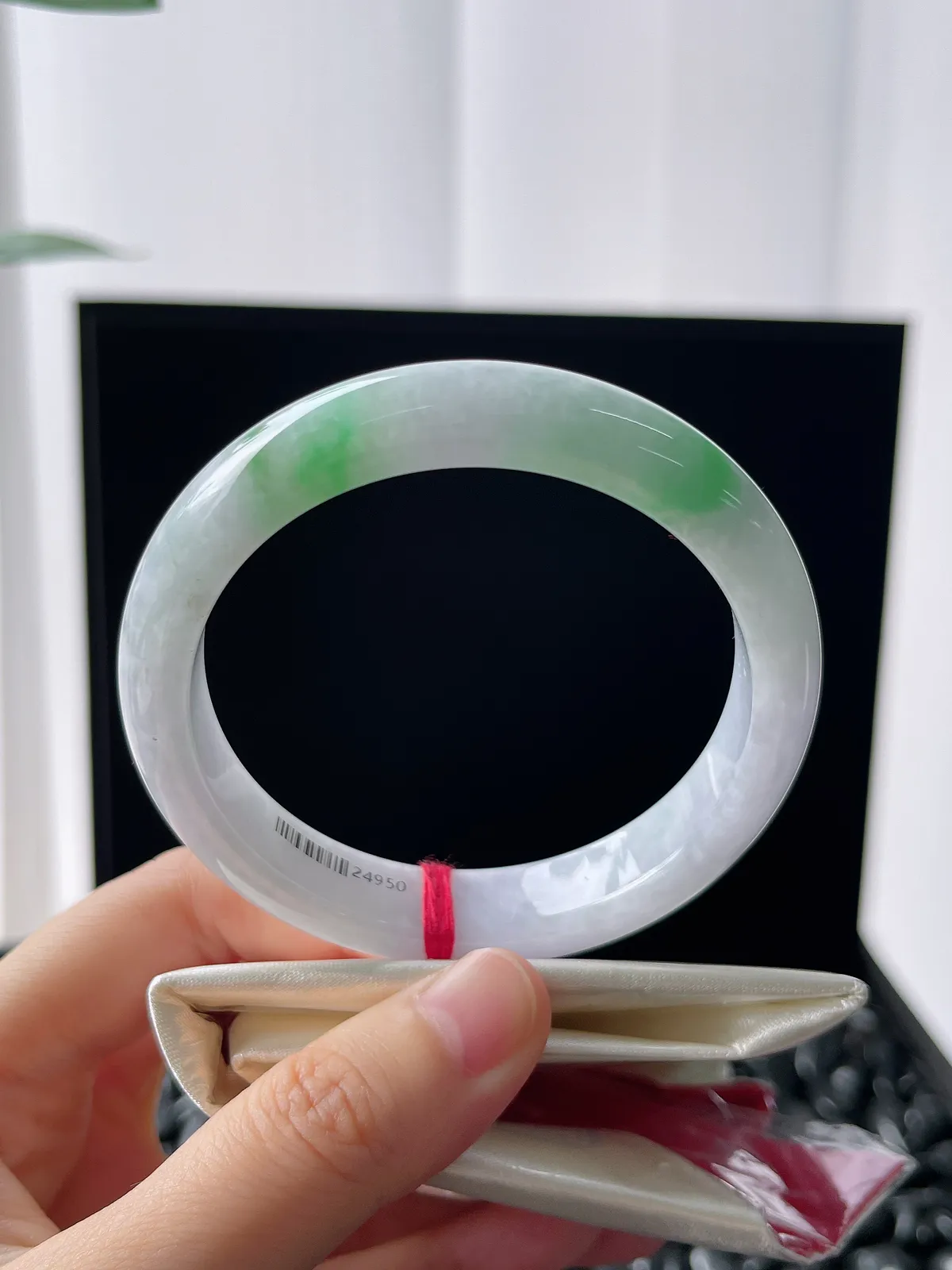 正圈55.5圈口，翡翠糯化种飘花手镯