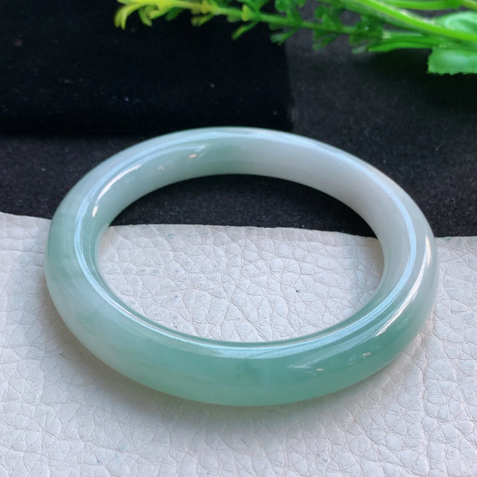 ss自然光53*9.6*9.3美人镯 缅甸翡翠a货蓝韵圆条玉手镯 玉手环