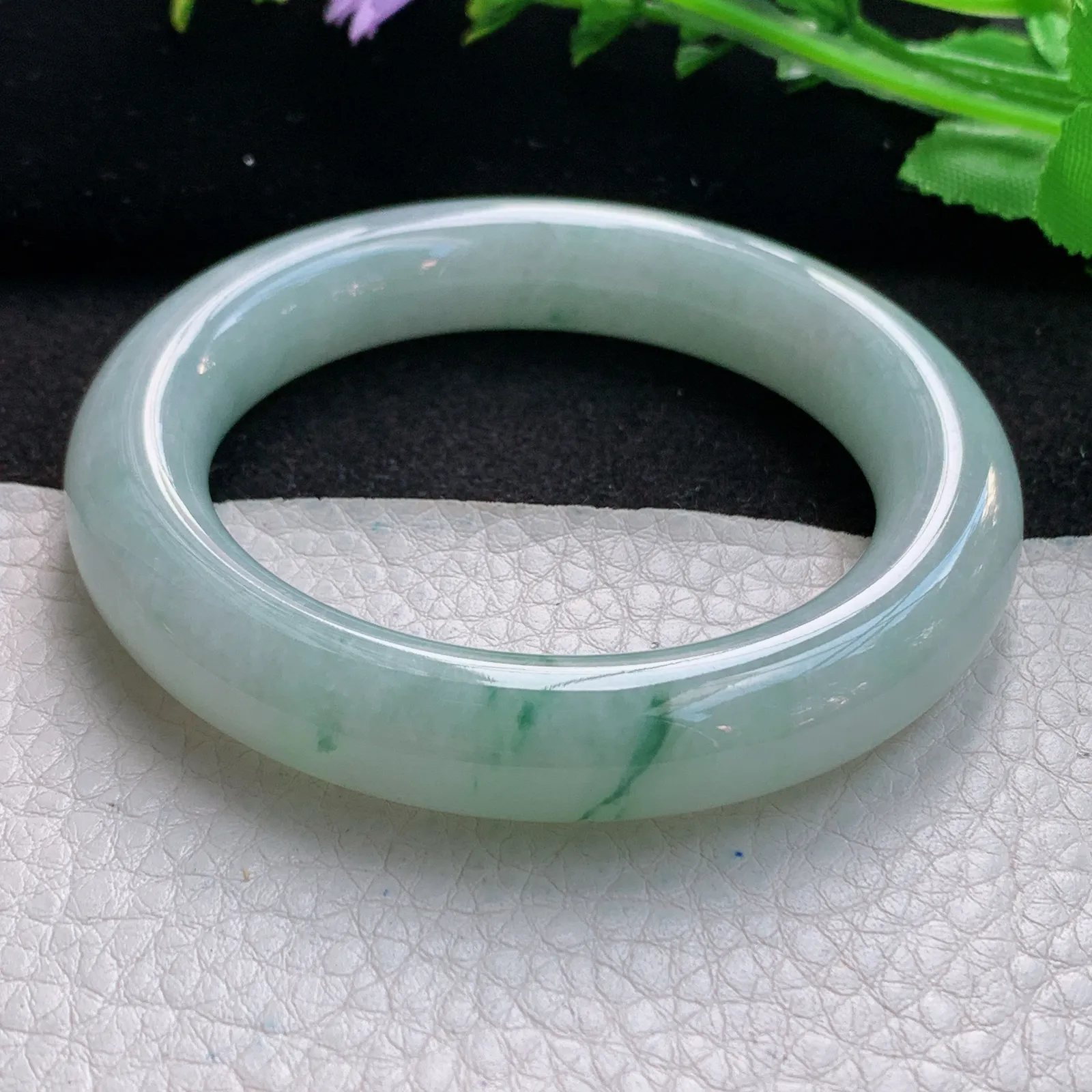 js小圈口52*11.2*10.6美人镯 缅甸翡翠a货精美飘花圆条玉手镯 玉手环