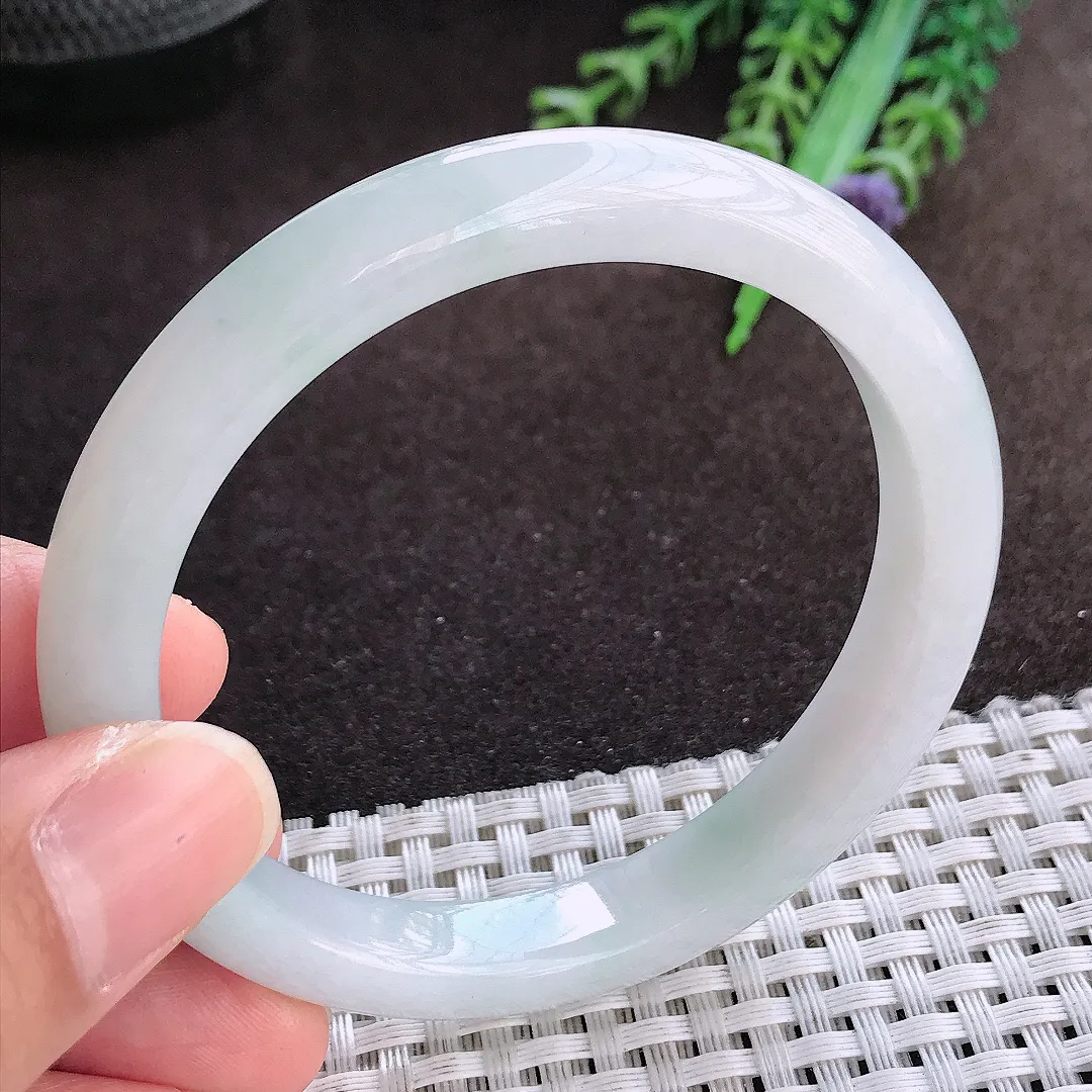 天然a货翡翠56.5/9.8/7.7老坑秀气冰润手镯宽边翡翠玉手镯