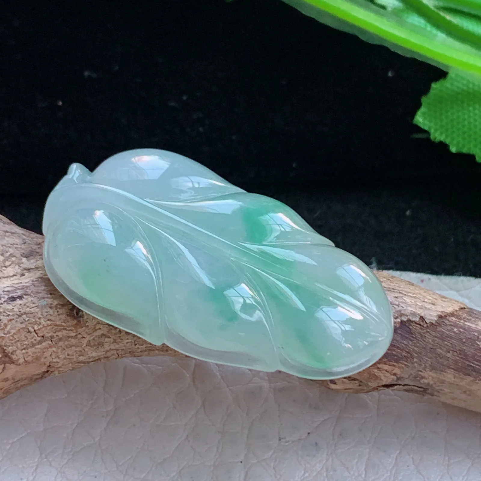 ajj实拍33.2*19.8*5.8缅甸翡翠a货冰飘花金枝玉叶 玉叶子玉吊坠 玉挂件