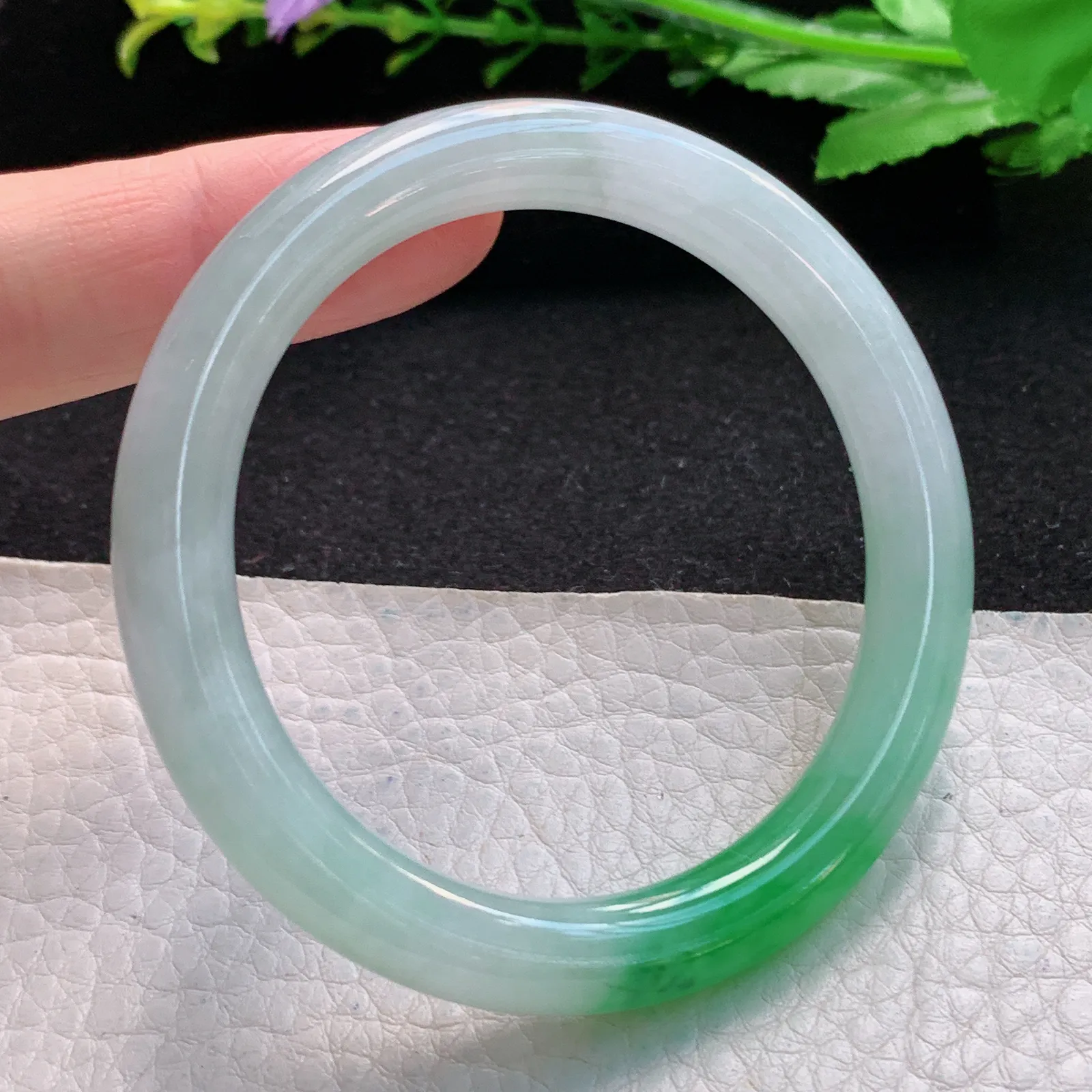 xx小圈口52*8.3叮当镯 缅甸翡翠a货精美冰阳绿精美圆条玉手镯 美人镯