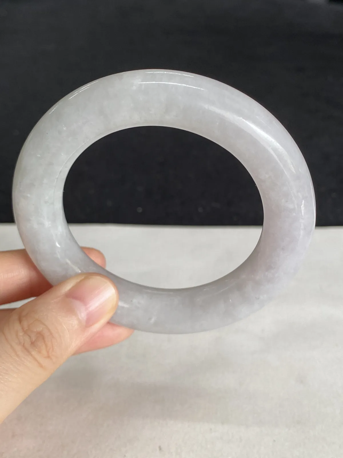 厚装圆镯50.3圈口，冰糯种翡翠手镯，拍回后可以扩圈