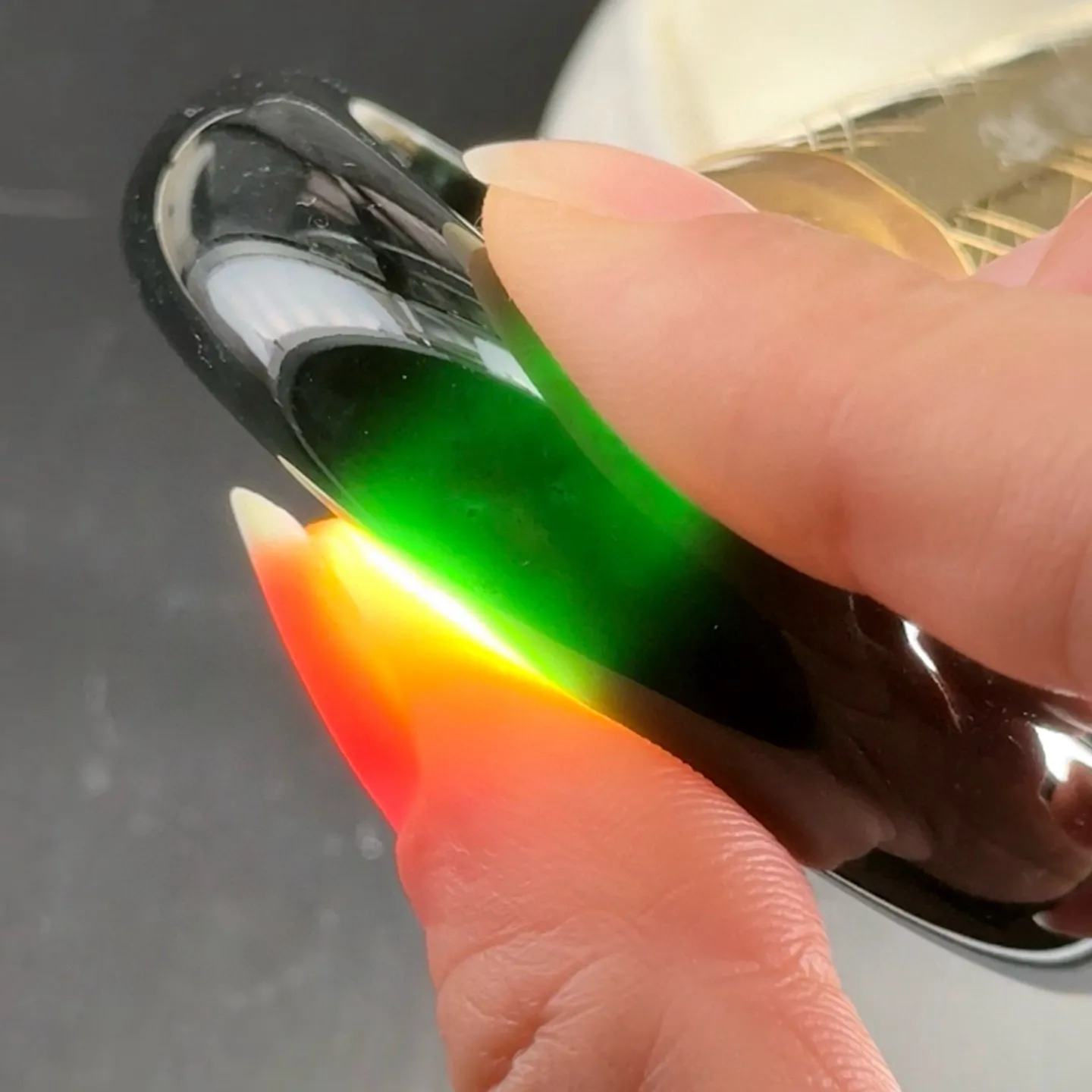 精品墨翠贵妃手镯 种好色正 打灯通透 油性十足