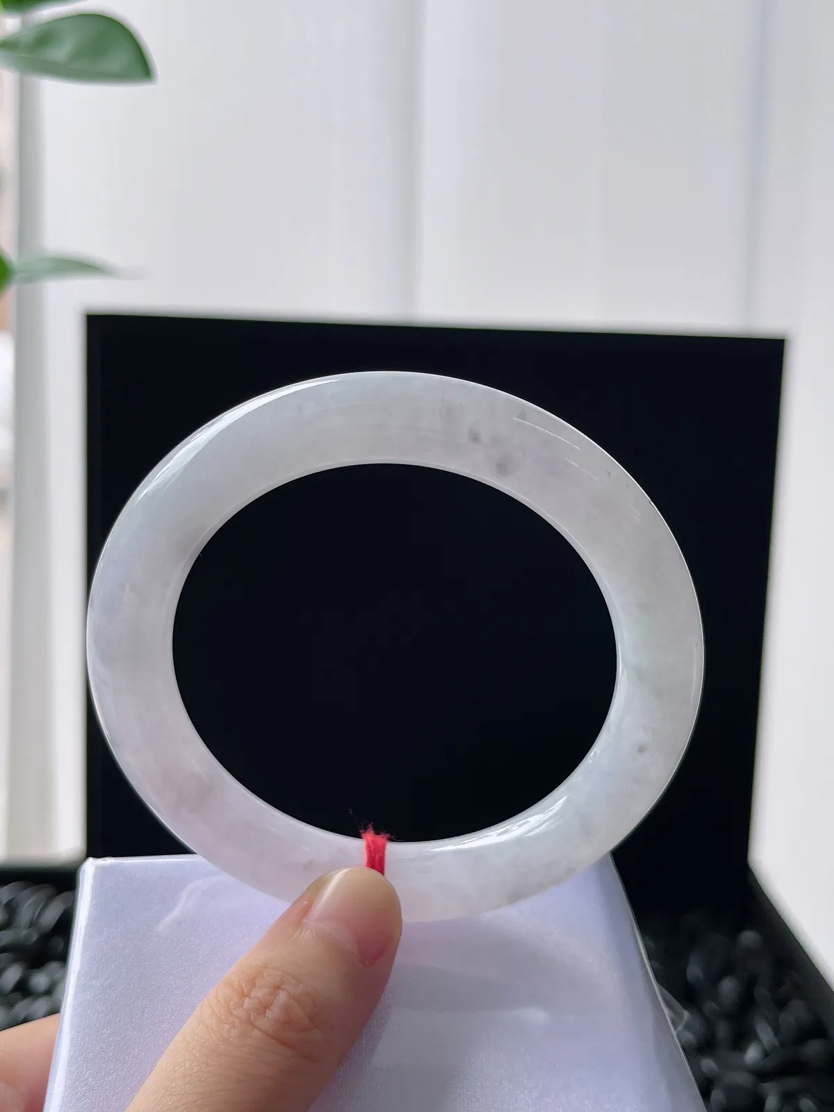 圆镯56圈口，翡翠冰糯种淡紫色手镯