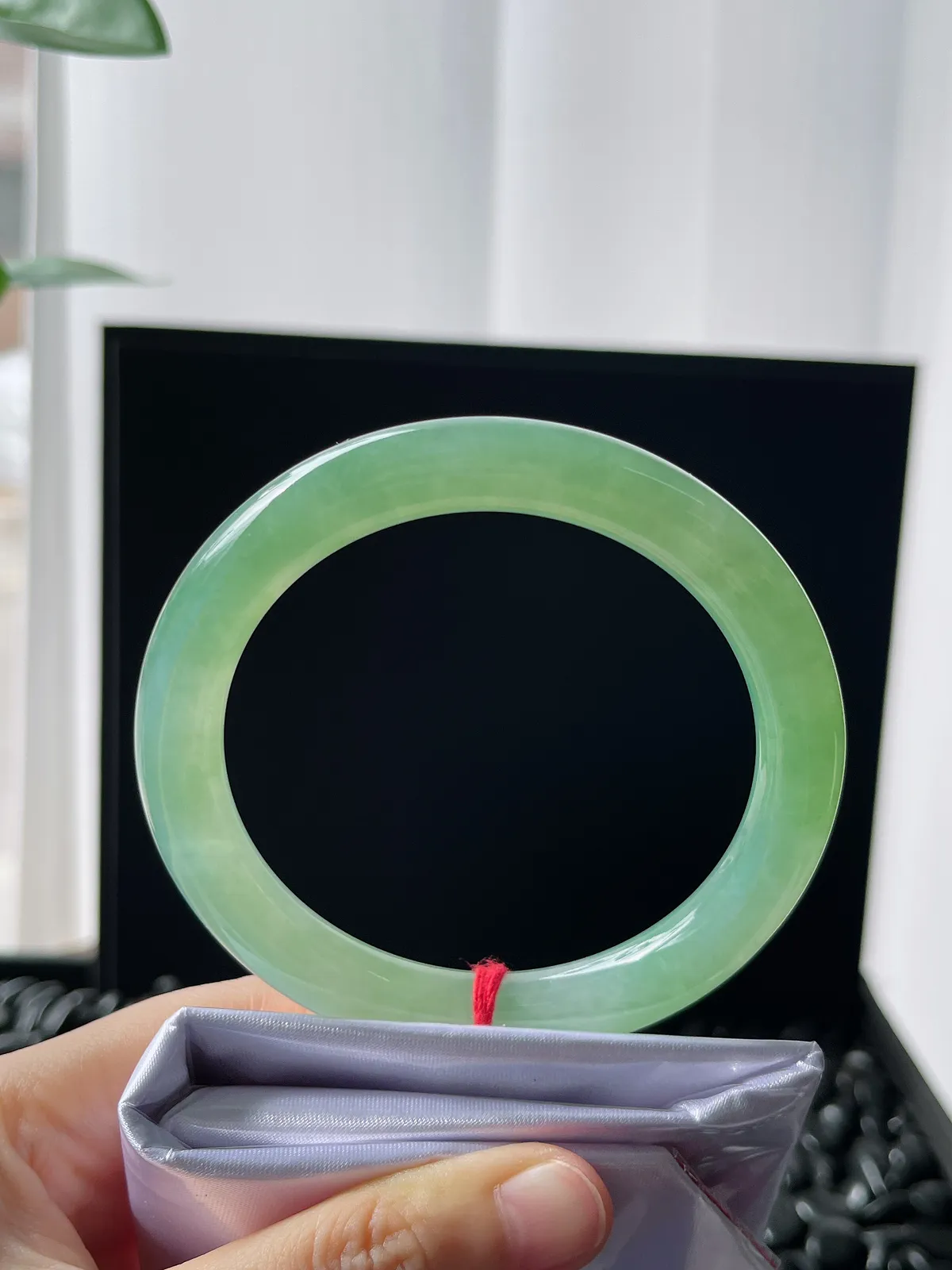 圆镯60圈口，翡翠冰糯种绿色手镯