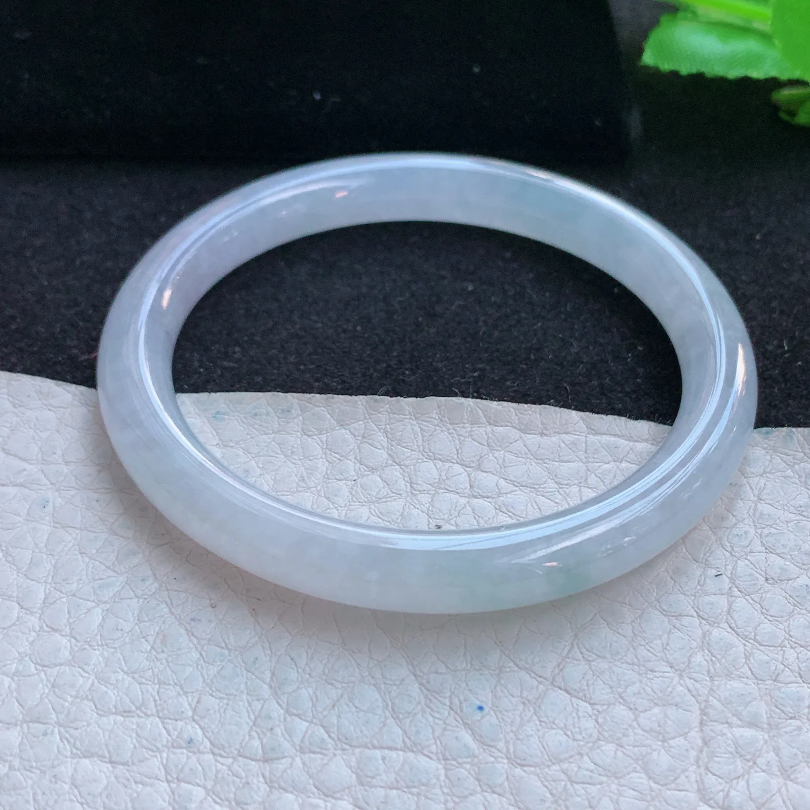 n小圈口51*7.3美人镯 缅甸翡翠a货精美冰润圆条玉手镯 玉手环