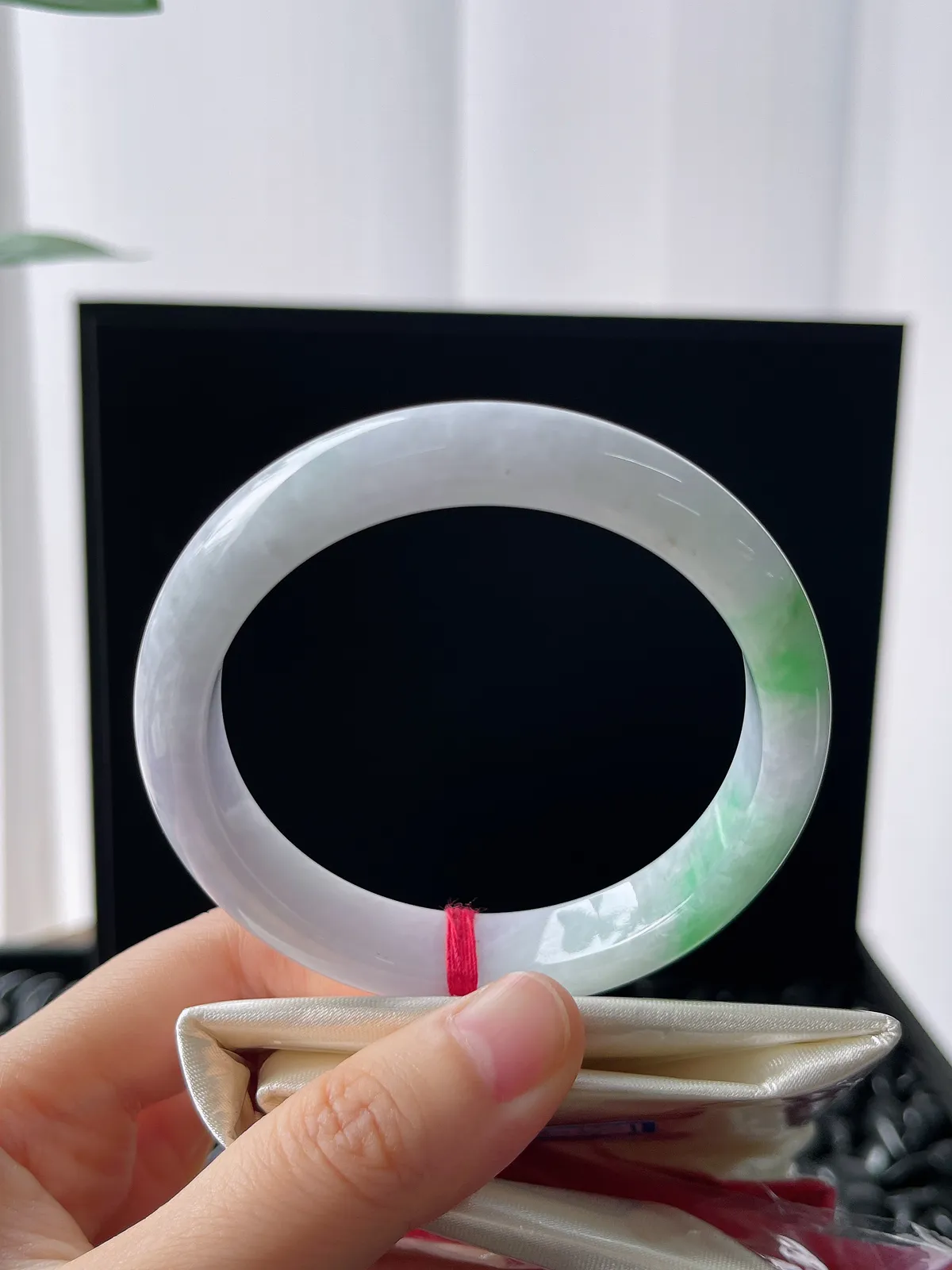 正圈55.5圈口，翡翠糯化种飘花手镯