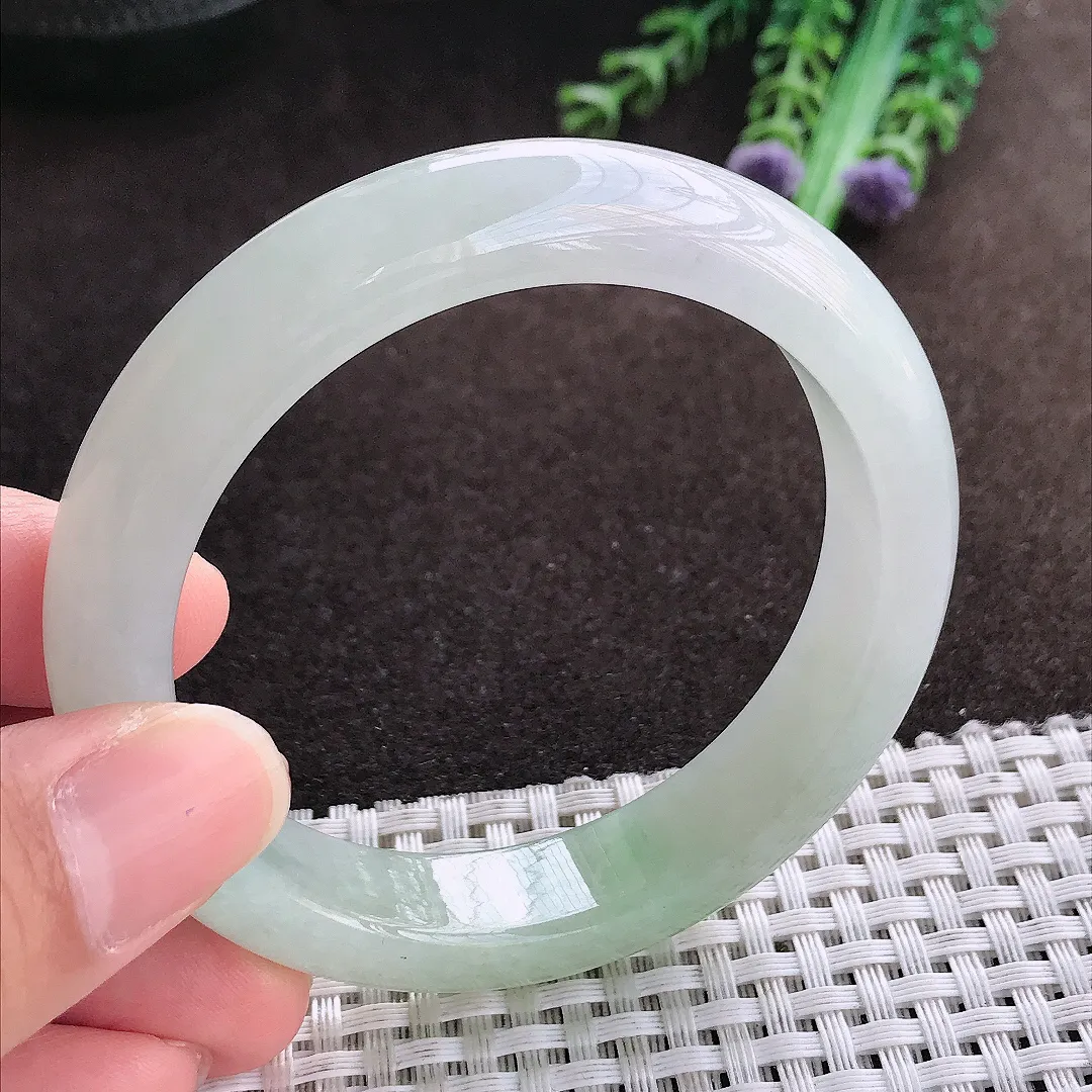天然a货翡翠55/12.3/8.4老坑冰润水灵浅绿色手镯宽边翡翠玉手镯