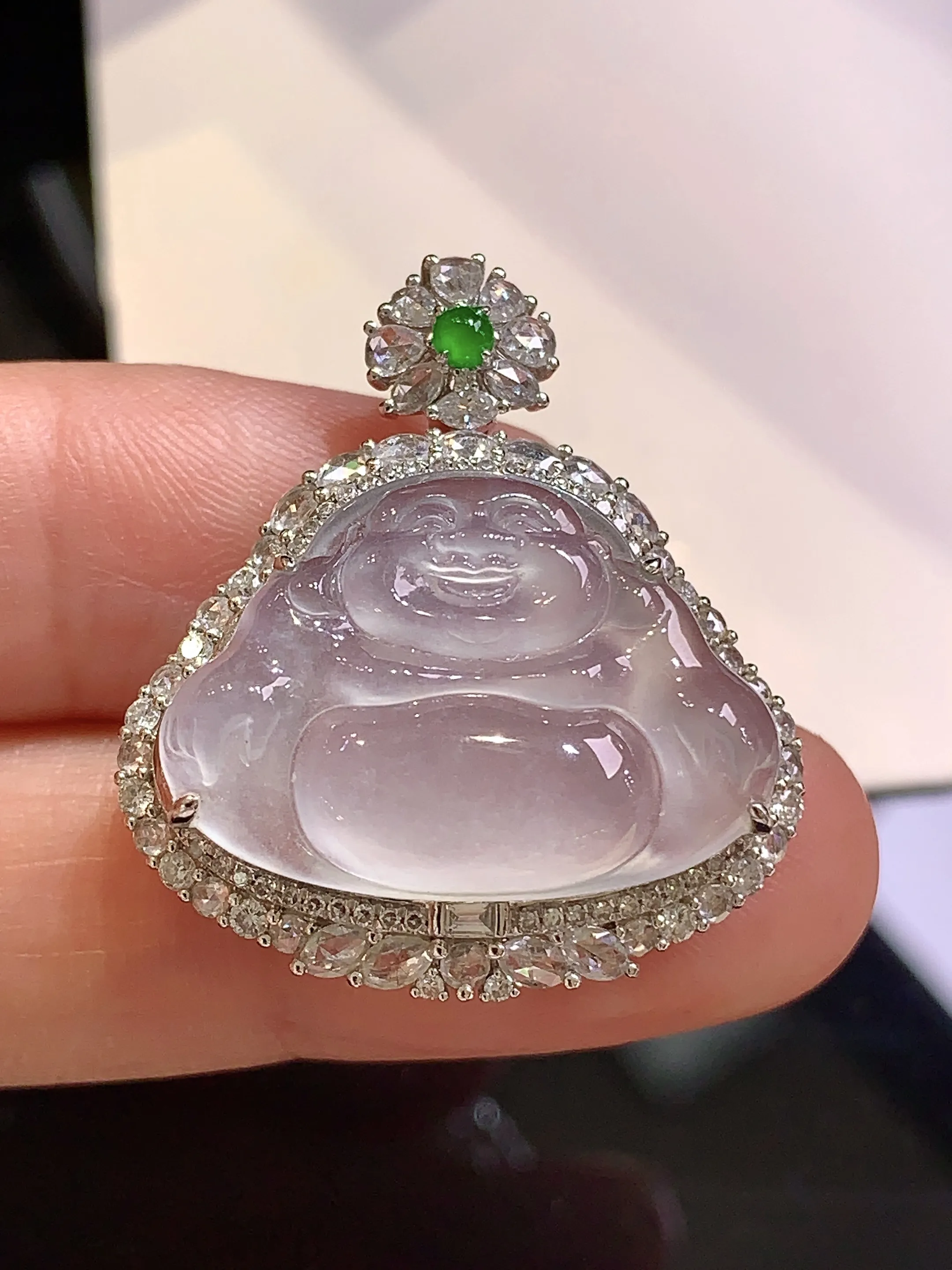 18k金钻镶嵌冰种佛公吊坠 玉质细腻 色泽清新艳丽 整体尺寸28.3*25.5*12