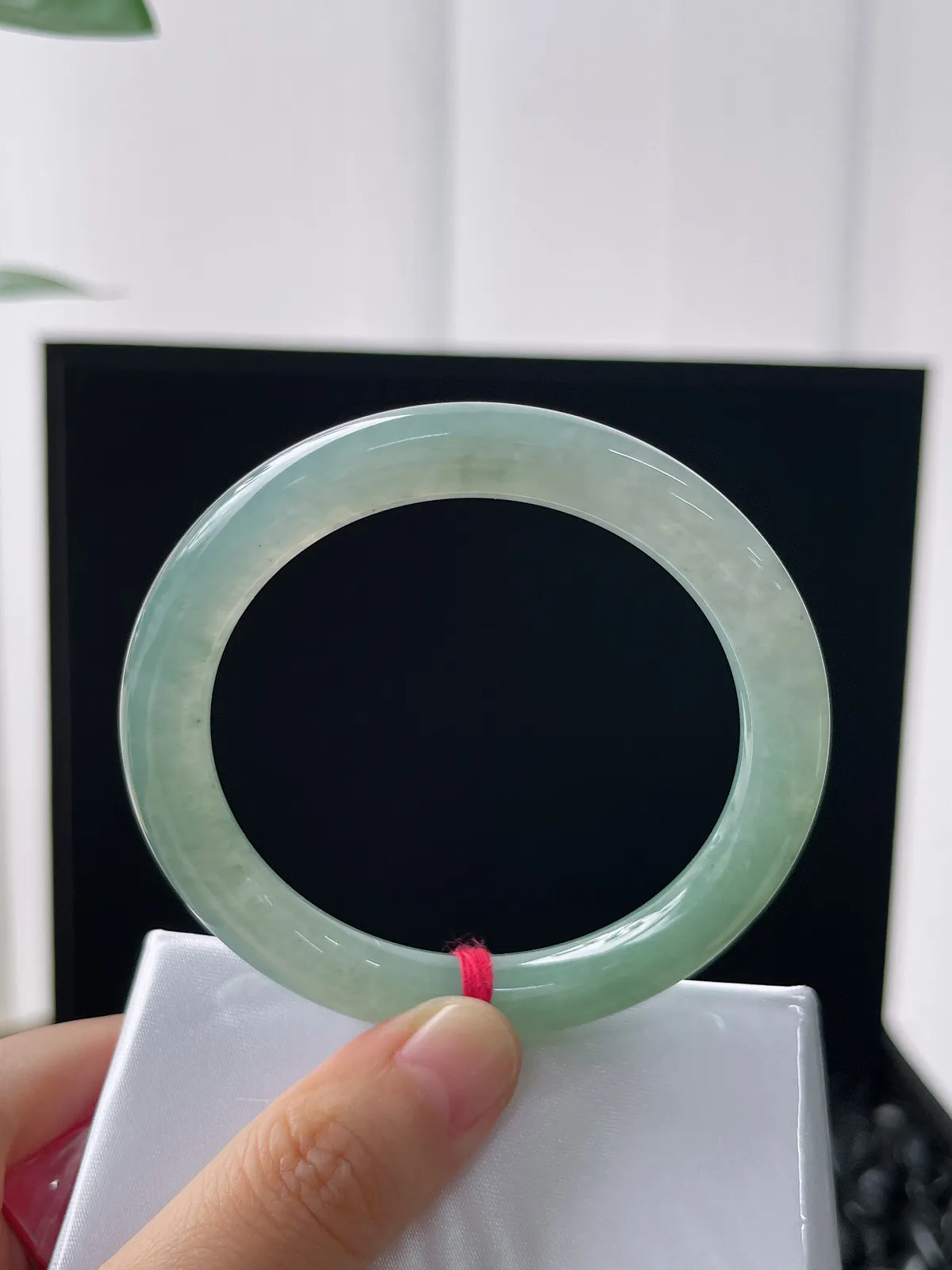 圆镯53圈口，翡翠冰糯种绿色手镯