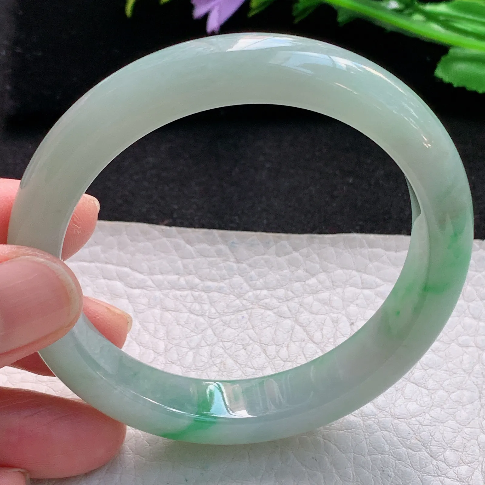 hf自然光55.5*11.5*8.2平安镯 缅甸翡翠a货精美飘绿秀气宽边玉手镯 玉手环