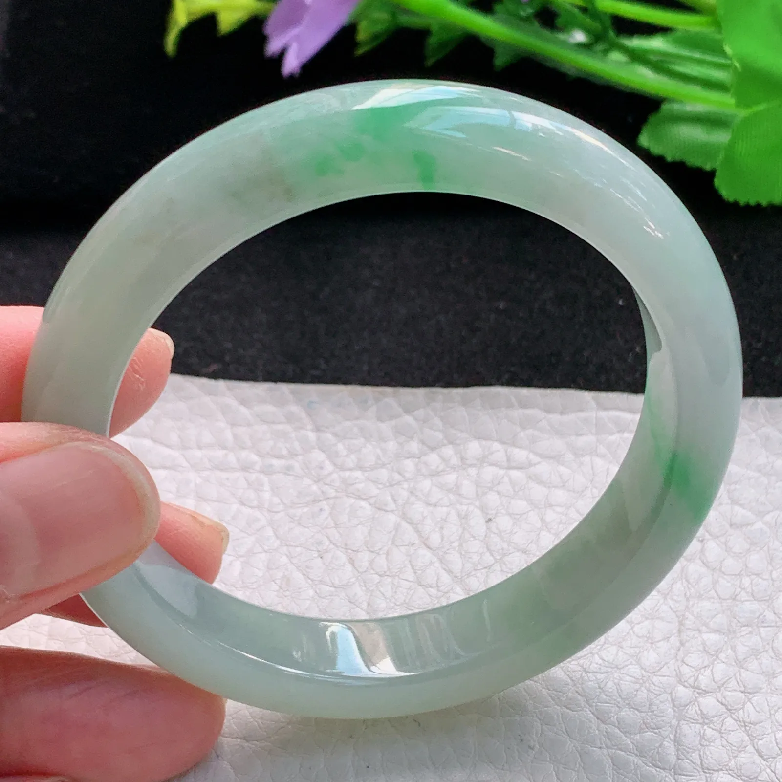 hf自然光55.5*11.5*8.2平安镯 缅甸翡翠a货精美飘绿秀气宽边玉手镯 玉手环