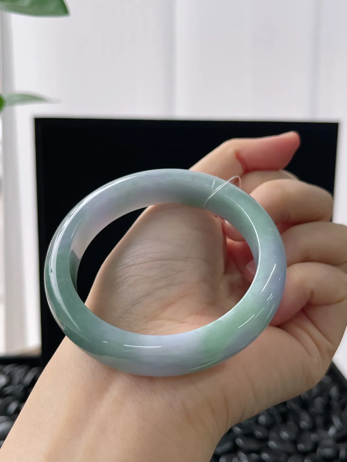 正圈52.8圈口，翡翠糯化种春带彩手镯