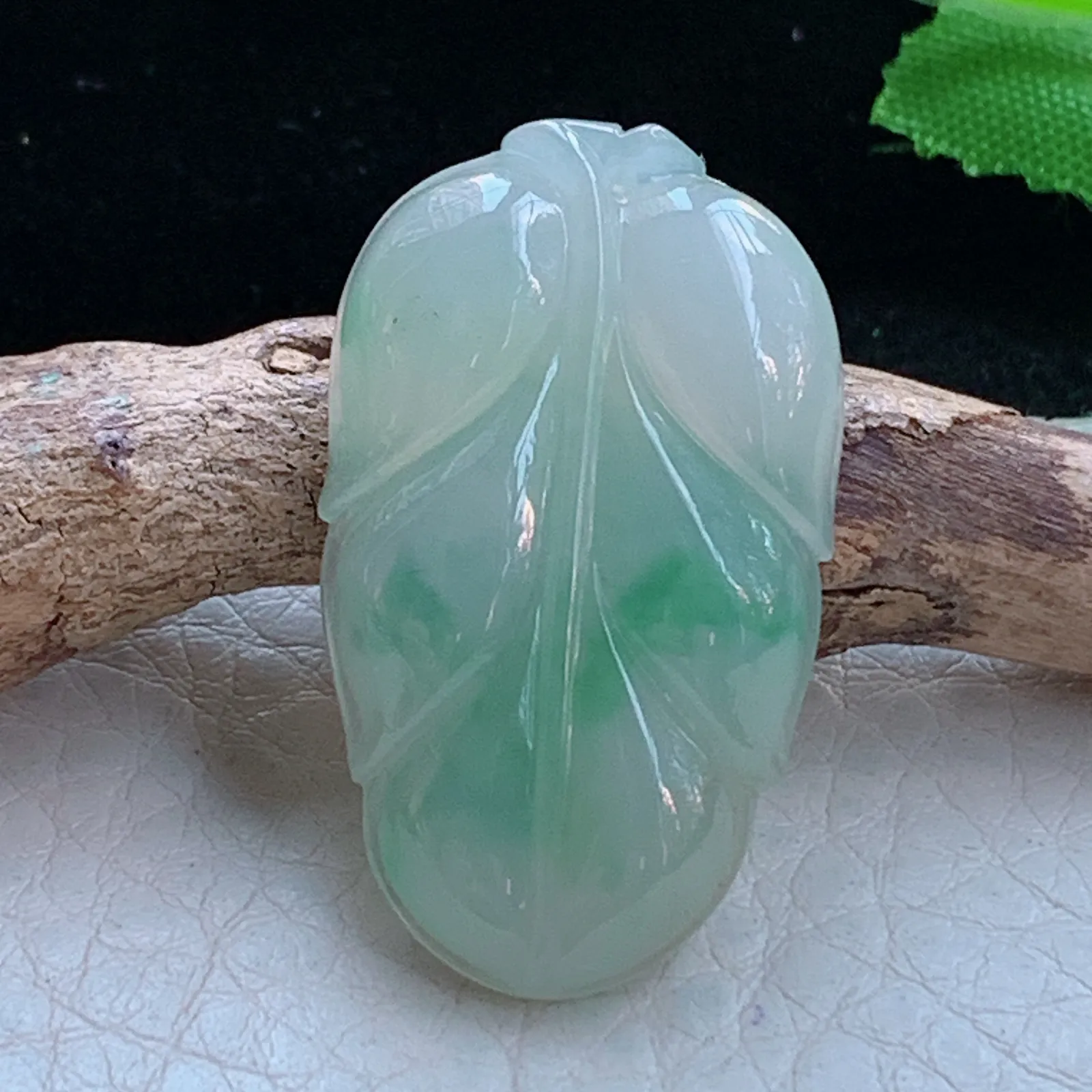 ajj实拍33.2*19.8*5.8缅甸翡翠a货冰飘花金枝玉叶 玉叶子玉吊坠 玉挂件