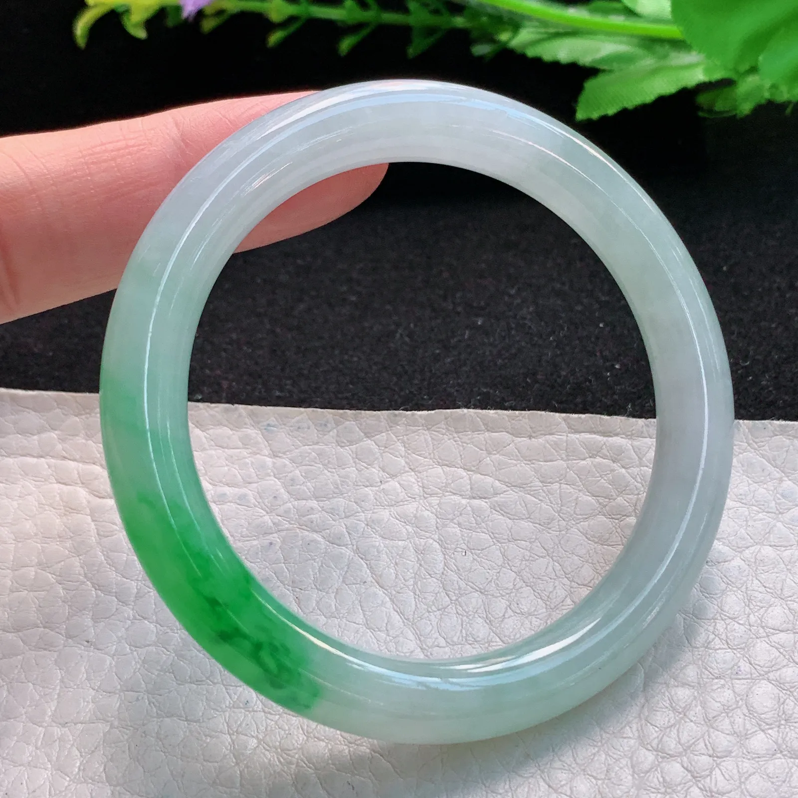 xx小圈口52*8.3叮当镯 缅甸翡翠a货精美冰阳绿精美圆条玉手镯 美人镯