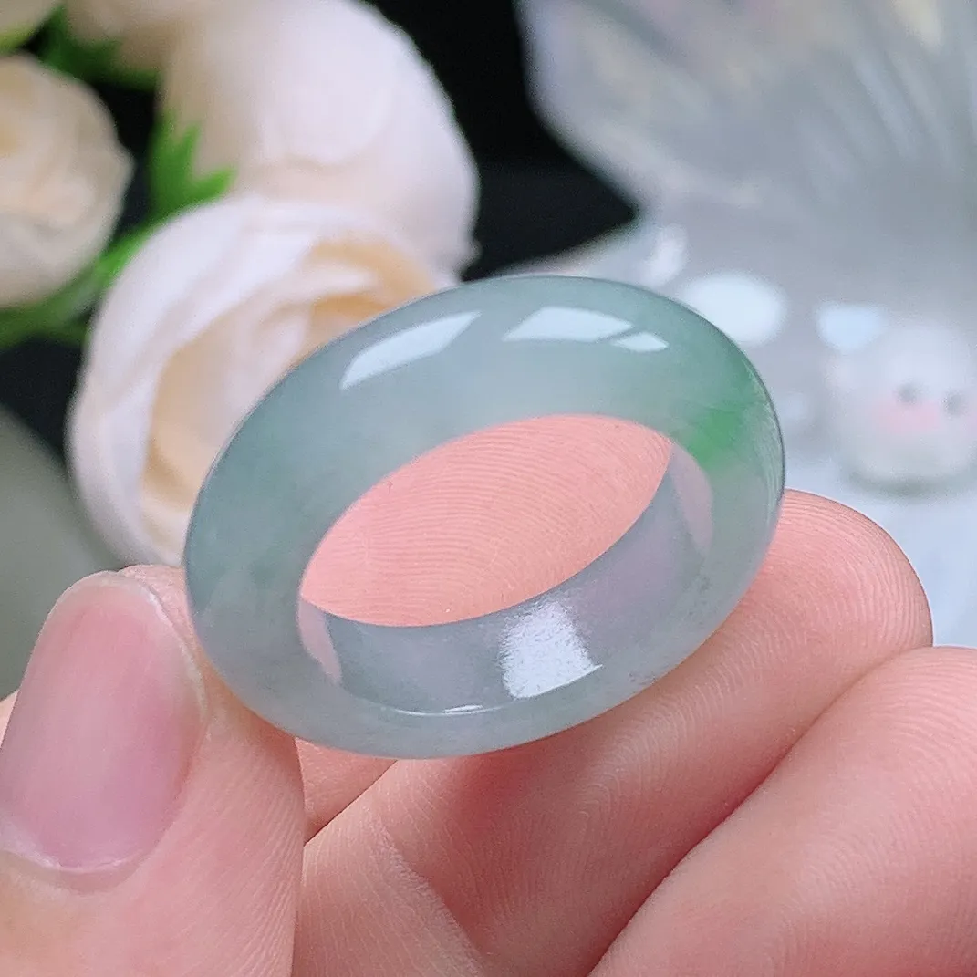 缅甸翡翠老坑种翡翠水润飘绿戒指玉指环  水润通透 尺寸：18.5-6.6-4.3mm 18号圈口4S