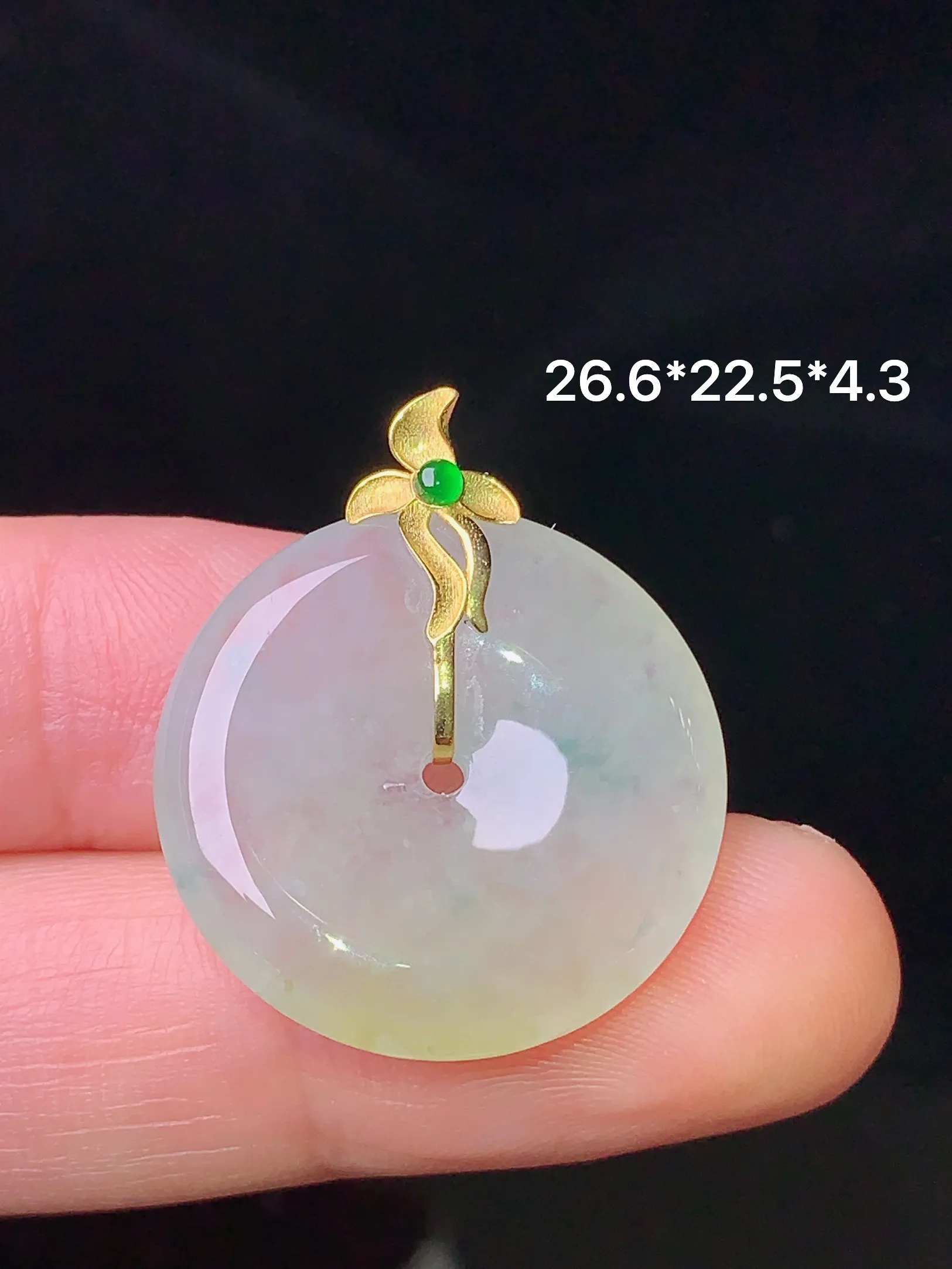18k金镶嵌淡黄翡平安扣吊坠 玉质细腻 色泽清新艳丽 整体尺寸26.6*22.5*4.3