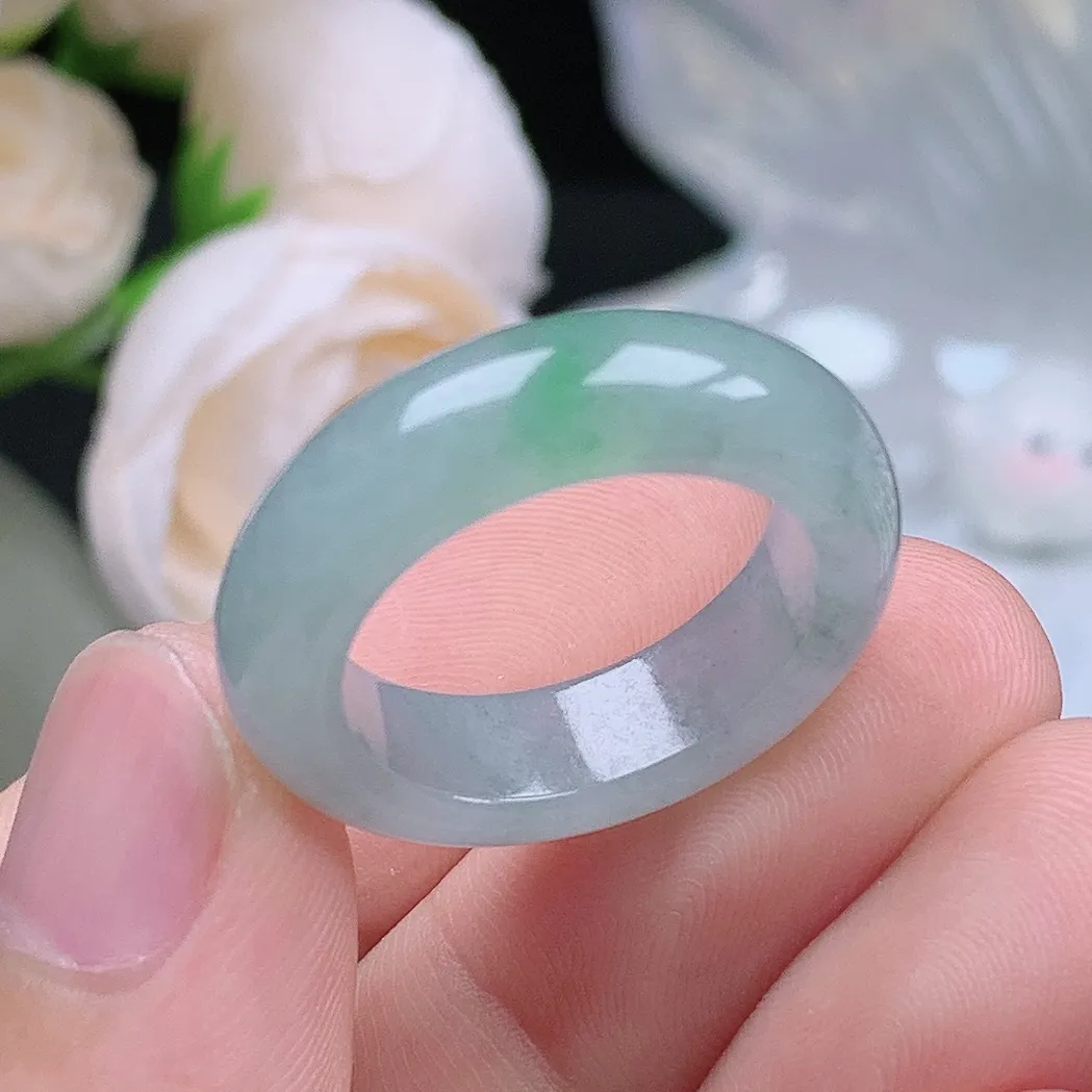 缅甸翡翠老坑种翡翠水润飘绿戒指玉指环  水润通透 尺寸：18.5-6.6-4.3mm 18号圈口4S