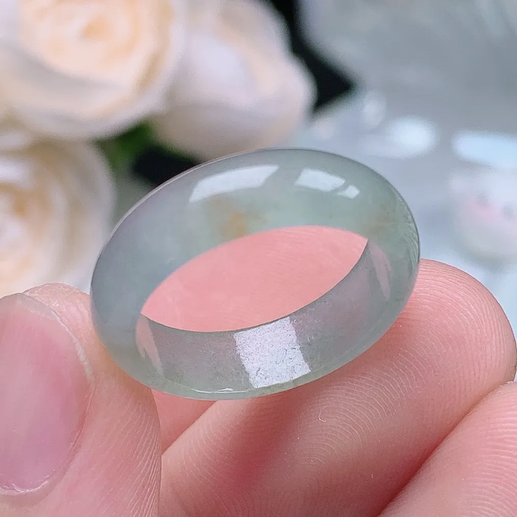 缅甸翡翠老坑种水润起胶撒金戒指玉指环  水润通透 尺寸：17.2-5.6-2.7mm 14-15号圈