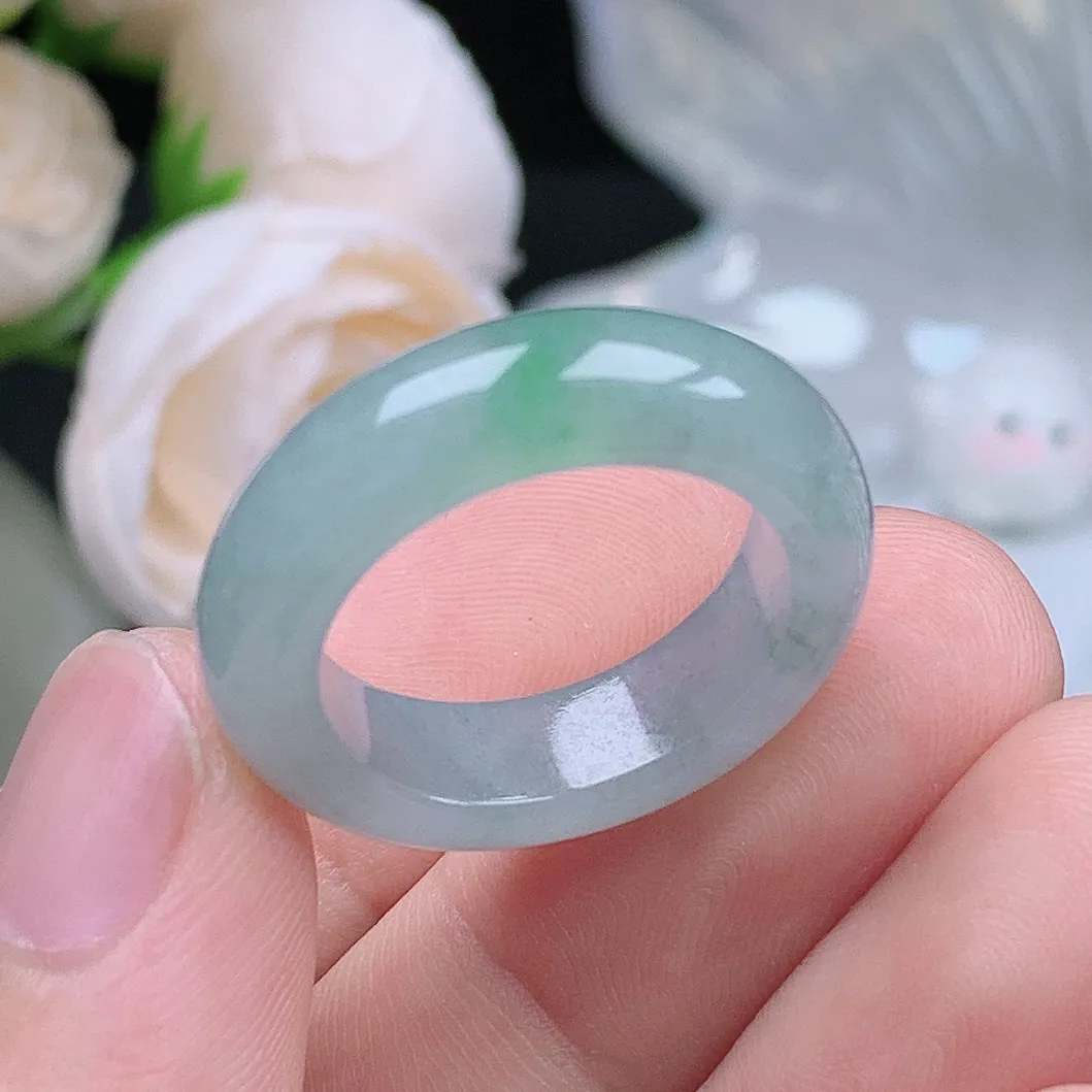 缅甸翡翠老坑种翡翠水润飘绿戒指玉指环  水润通透 尺寸：18.5-6.6-4.3mm 18号圈口4S